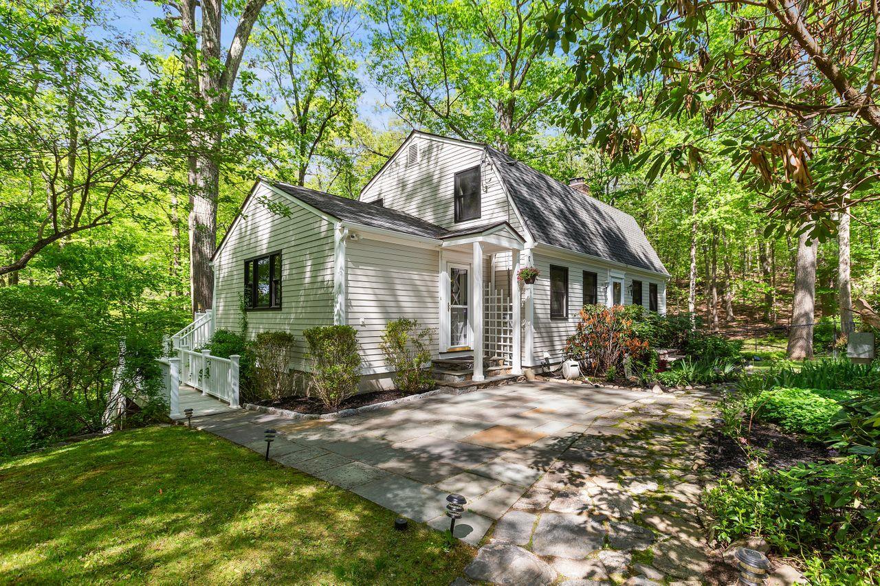 Single Family Laurie  Westchester County, NY 10590, MLS-857489-45
