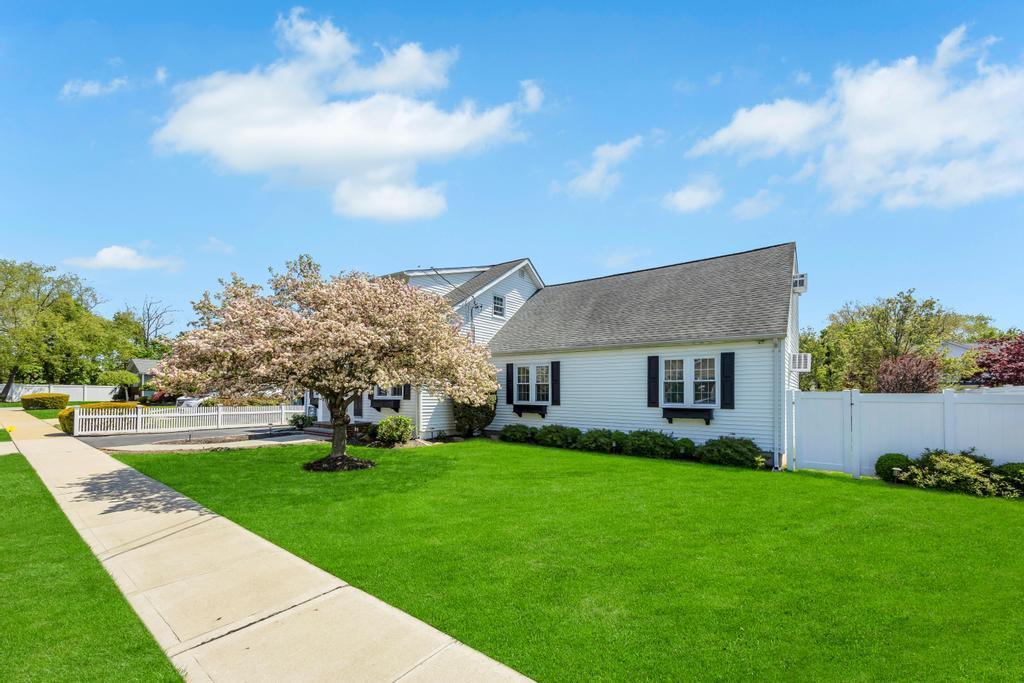 Single Family Noble  Nassau County, NY 11554, MLS-857491-2