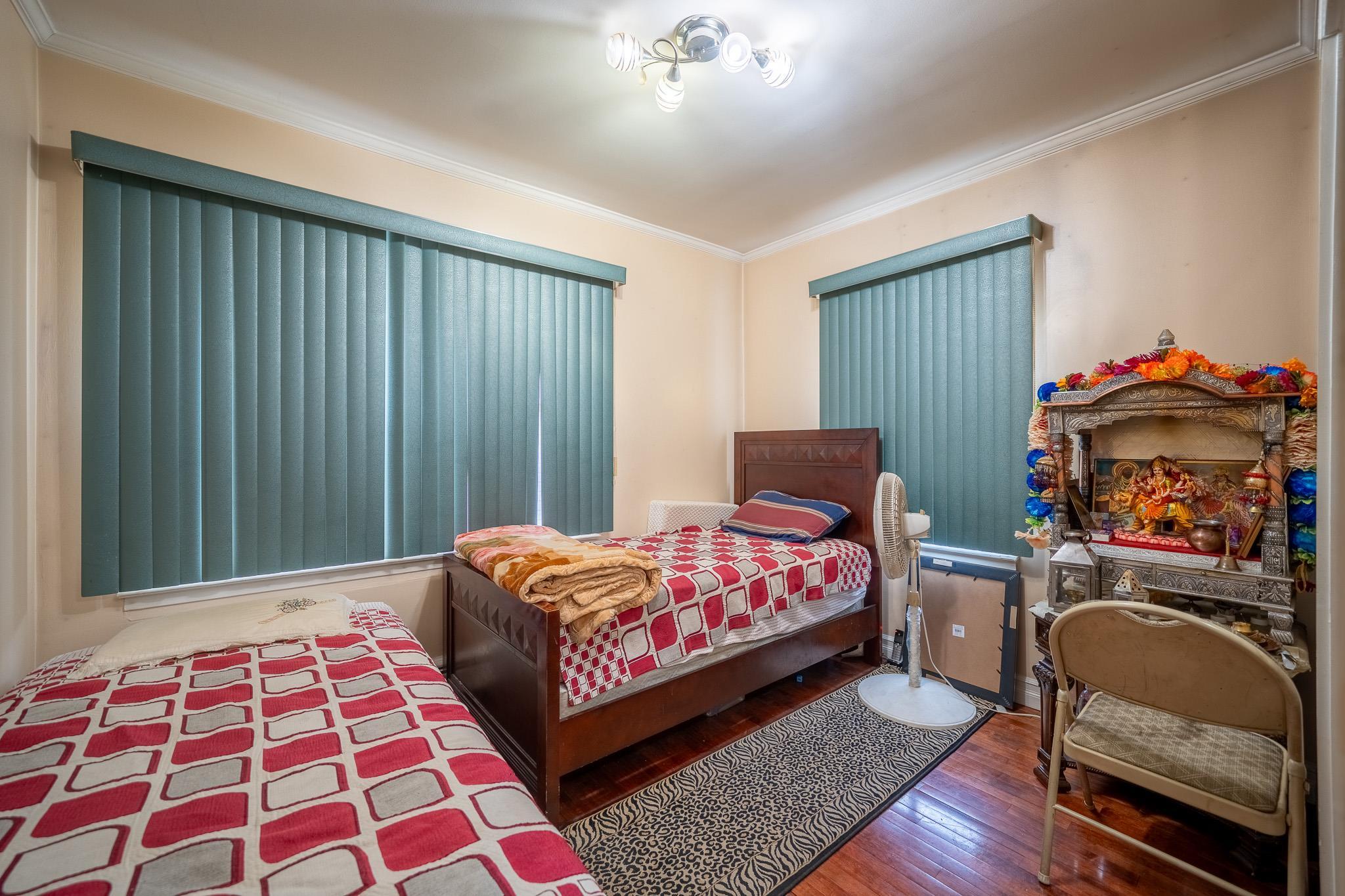 Single Family 88th Av  Queens, NY 11426, MLS-857493-11