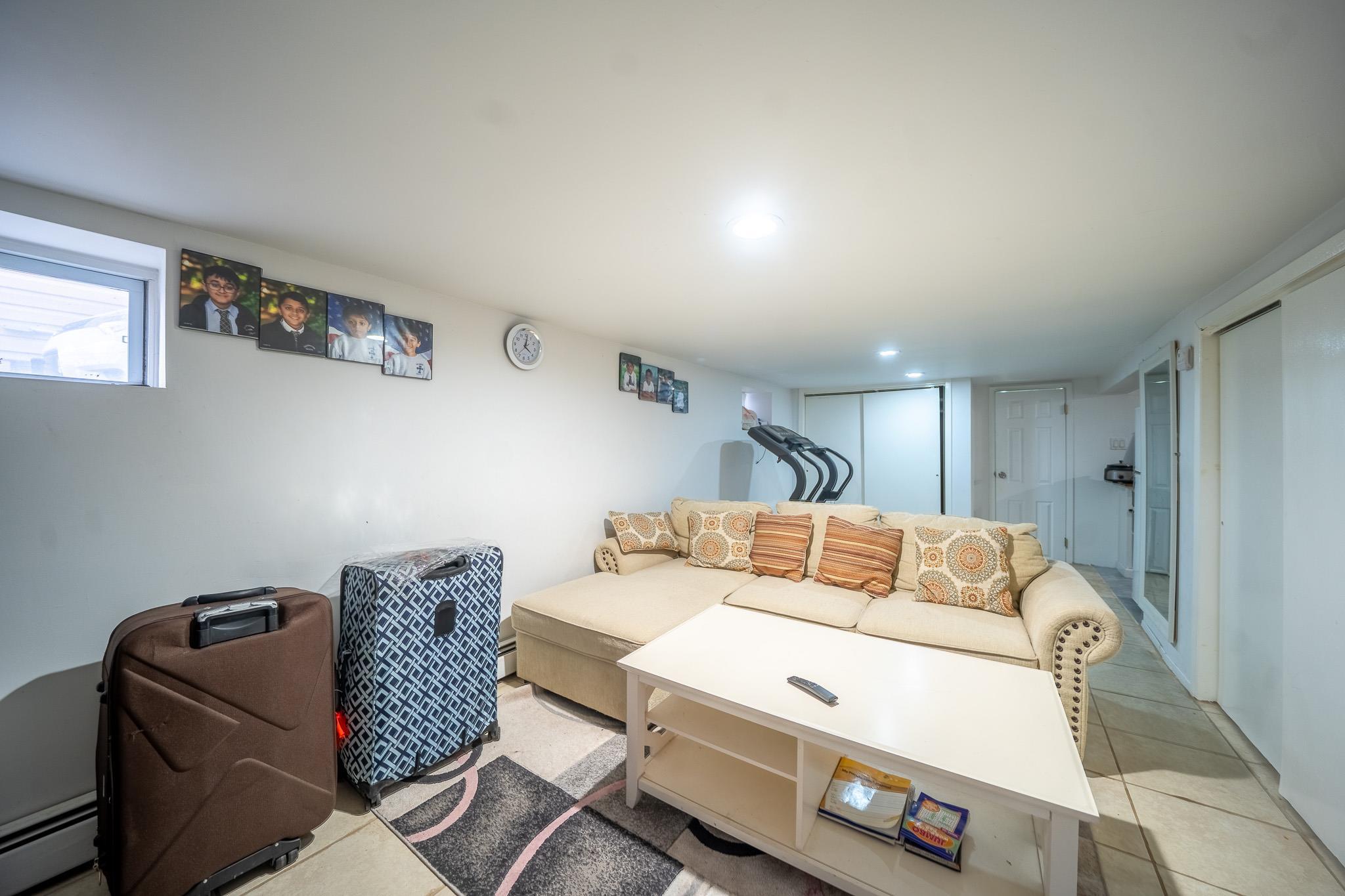 Single Family 88th Av  Queens, NY 11426, MLS-857493-17