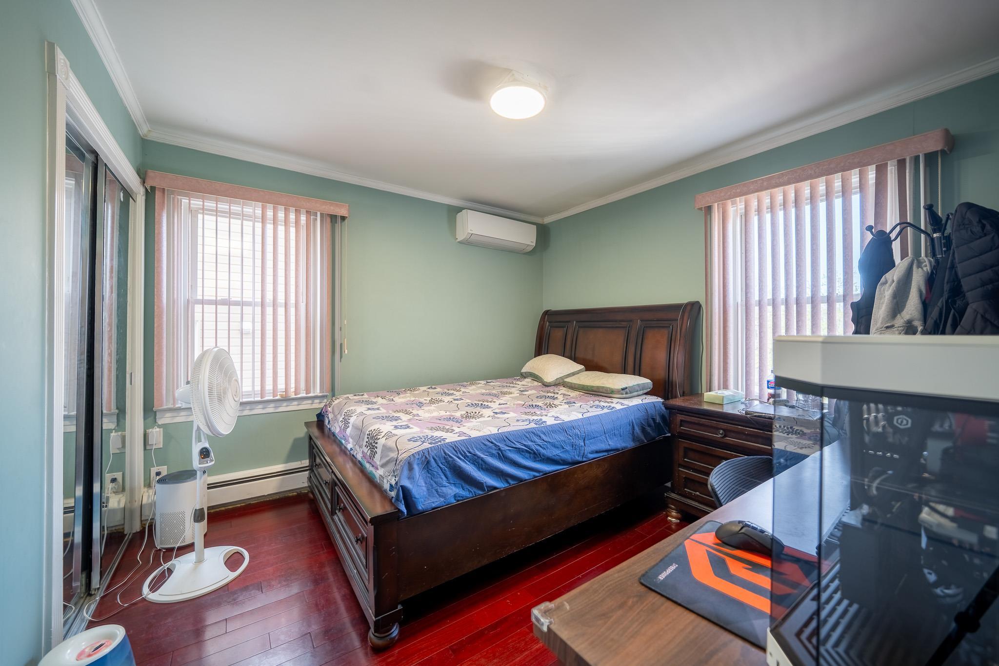 Single Family 88th Av  Queens, NY 11426, MLS-857493-22