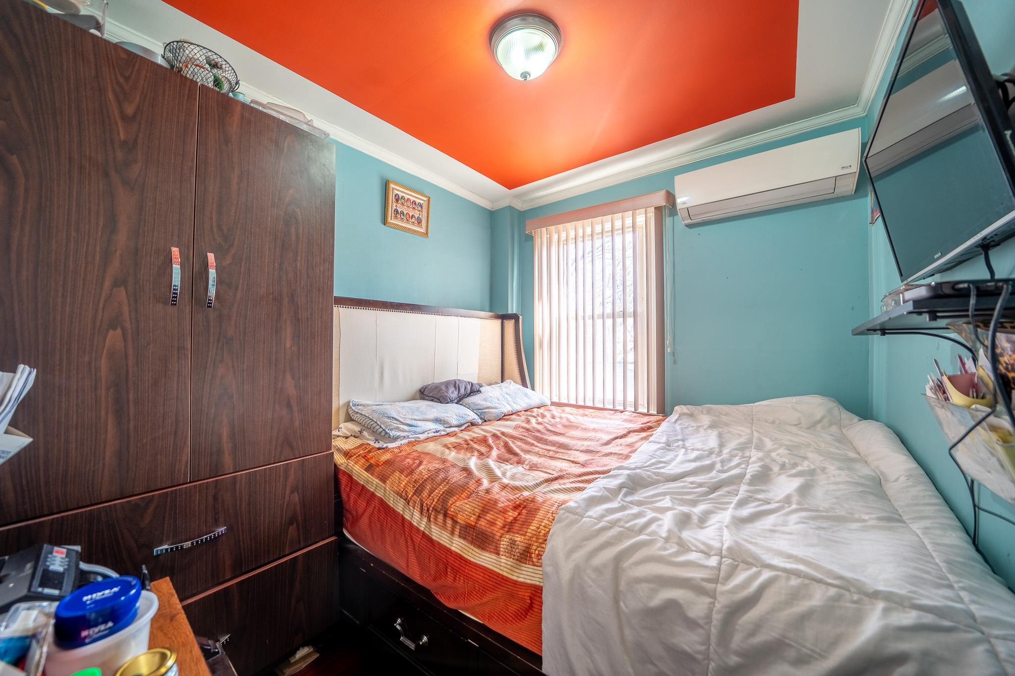 Single Family 88th Av  Queens, NY 11426, MLS-857493-23
