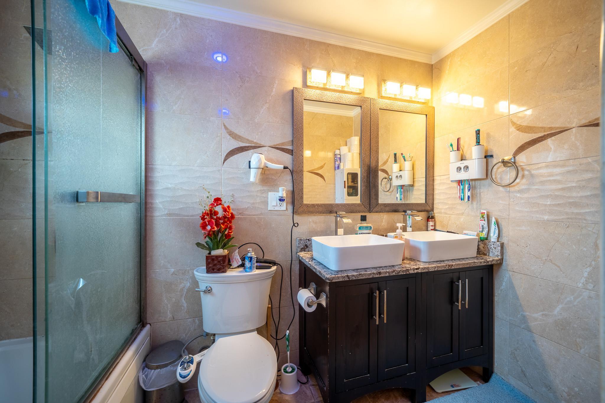 Single Family 88th Av  Queens, NY 11426, MLS-857493-25