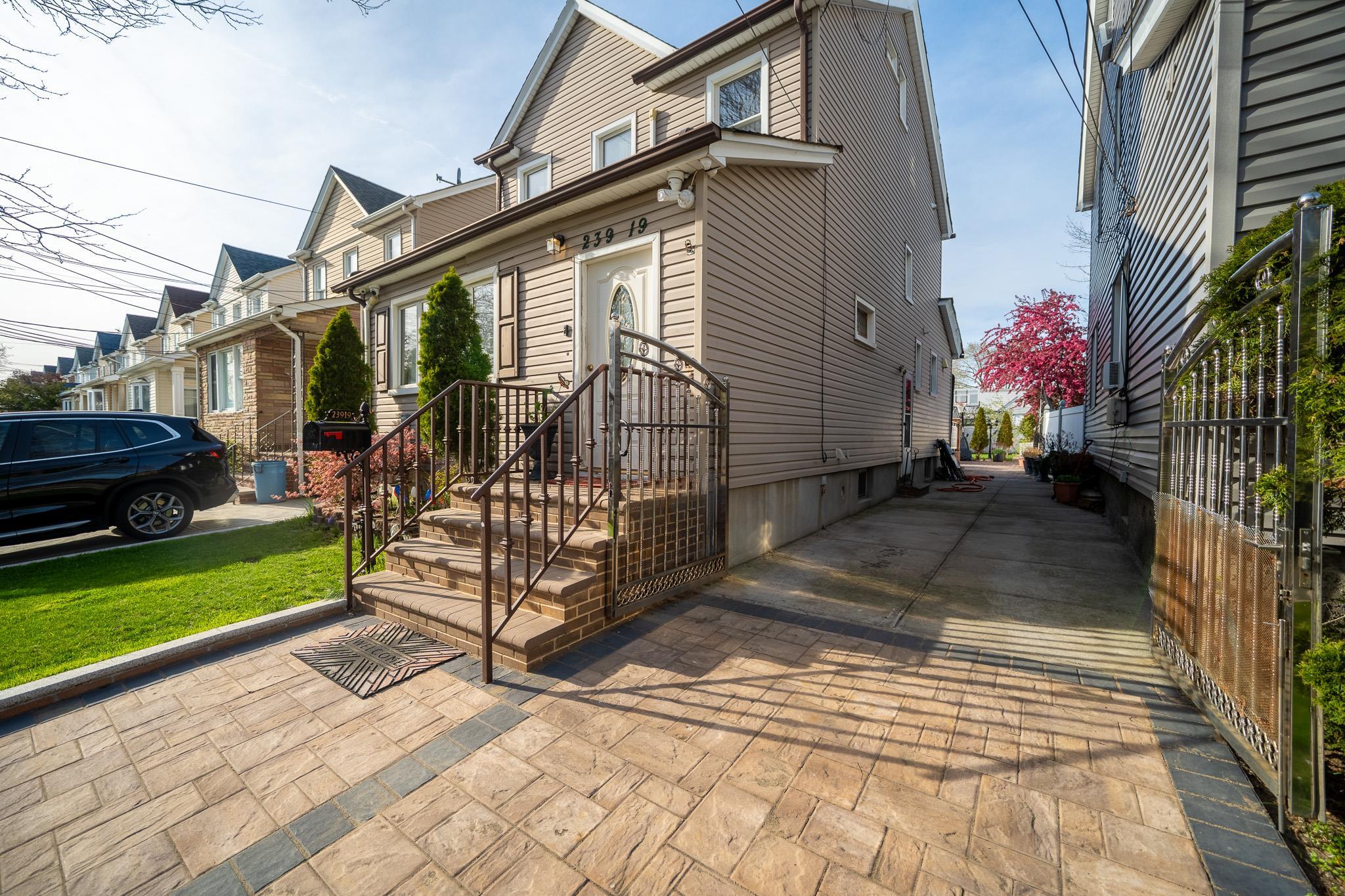 Single Family 88th Av  Queens, NY 11426, MLS-857493-3
