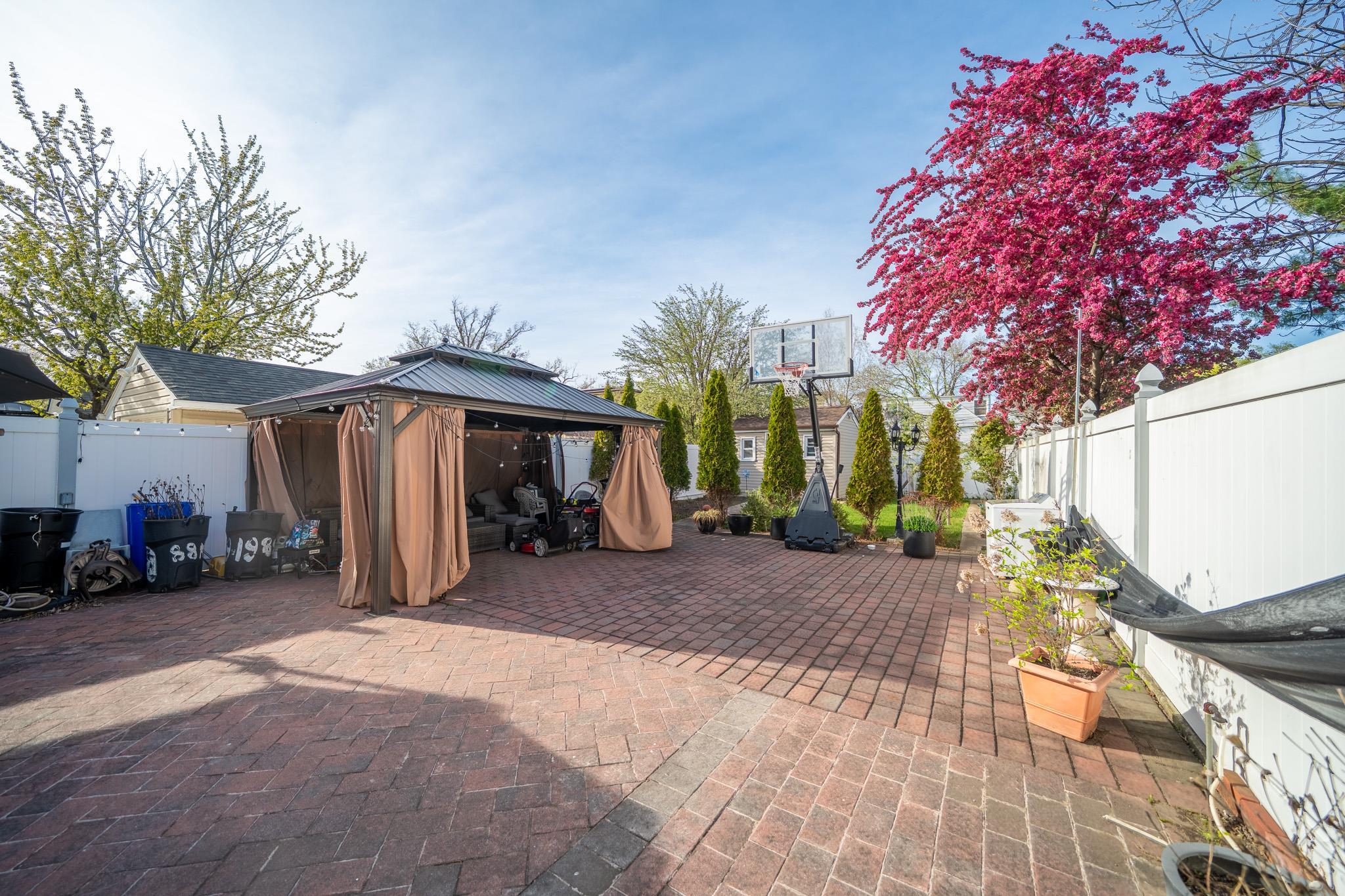 Single Family 88th Av  Queens, NY 11426, MLS-857493-33