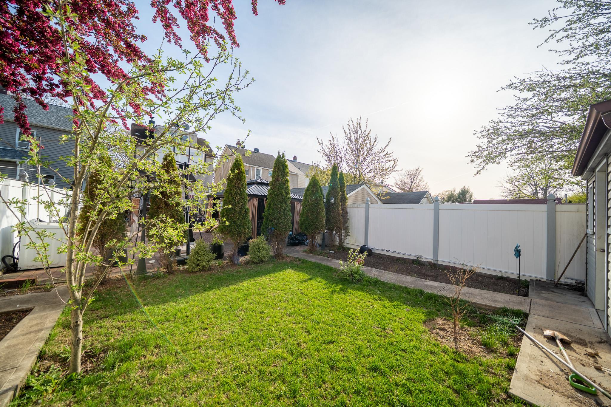 Single Family 88th Av  Queens, NY 11426, MLS-857493-35