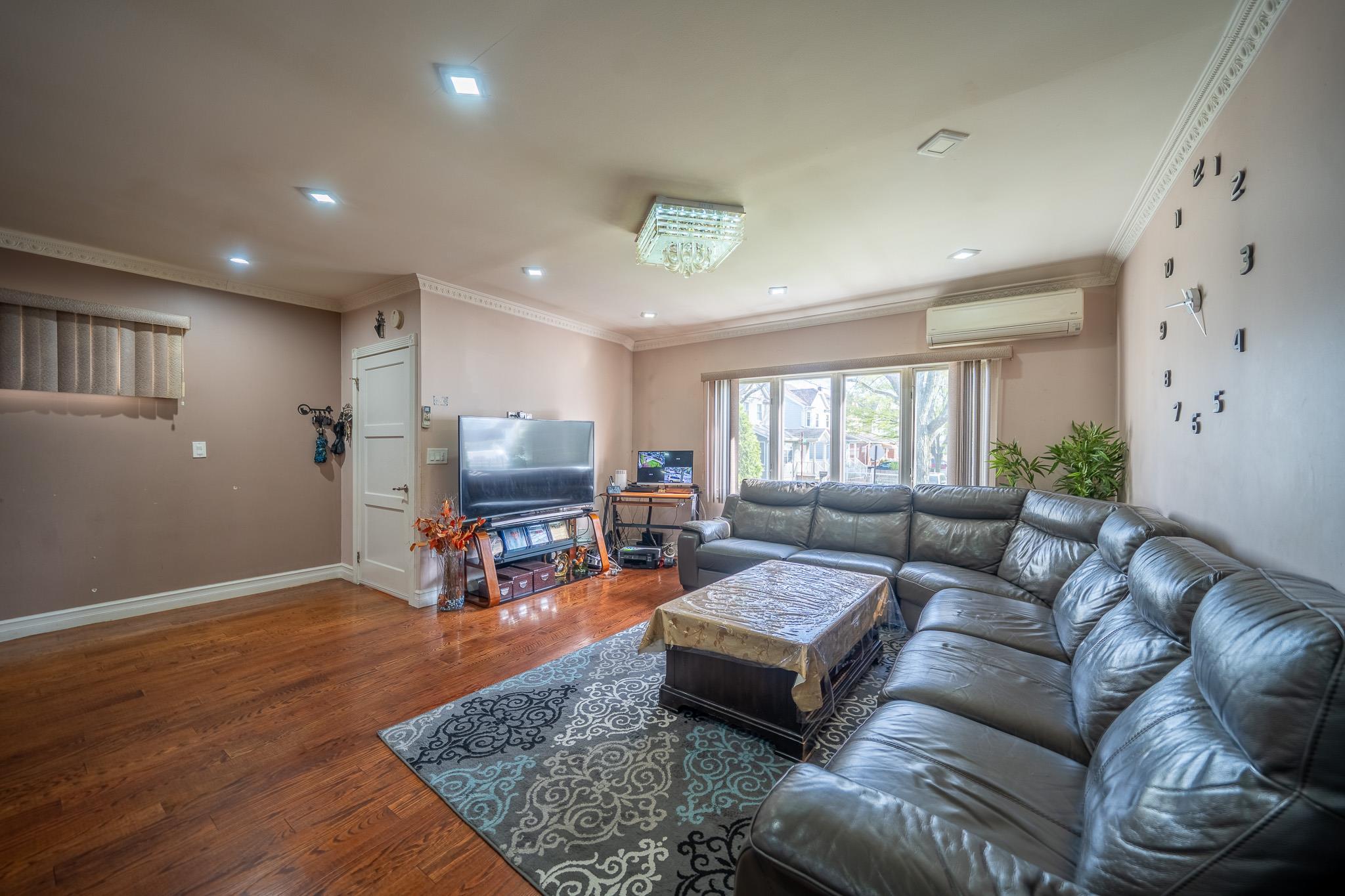 Single Family 88th Av  Queens, NY 11426, MLS-857493-5