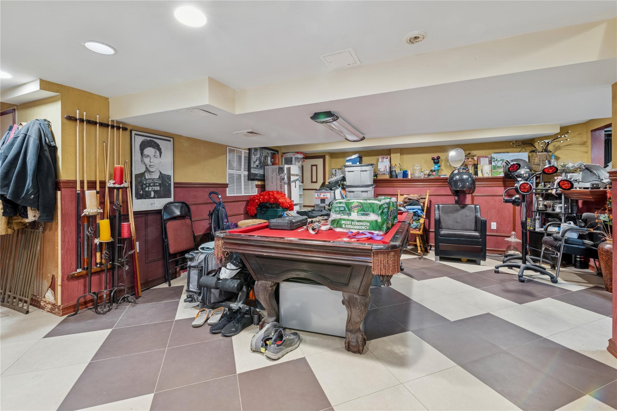 Single Family Beech  Nassau County, NY 11561, MLS-857501-25