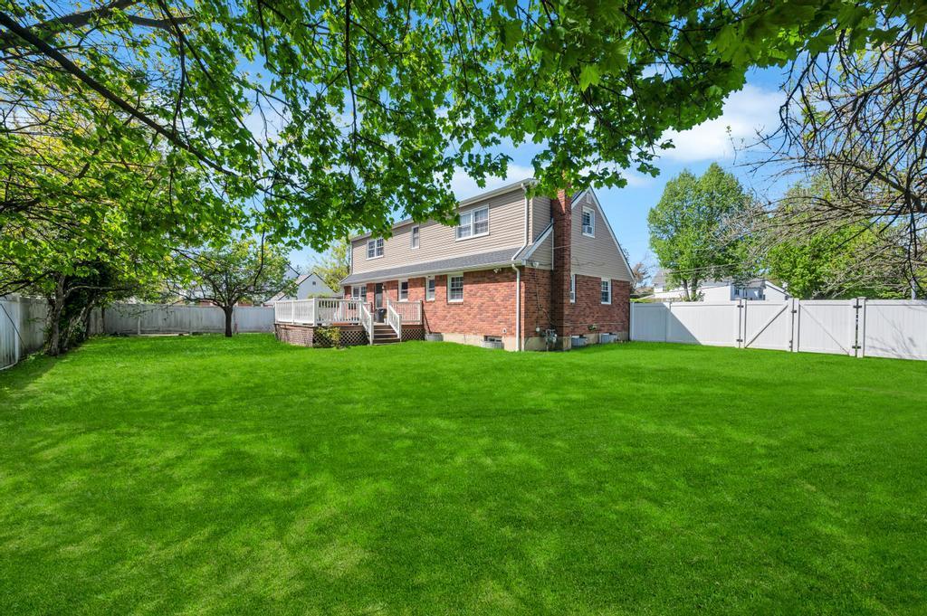 Single Family Lyon  Nassau County, NY 11801, MLS-857526-32