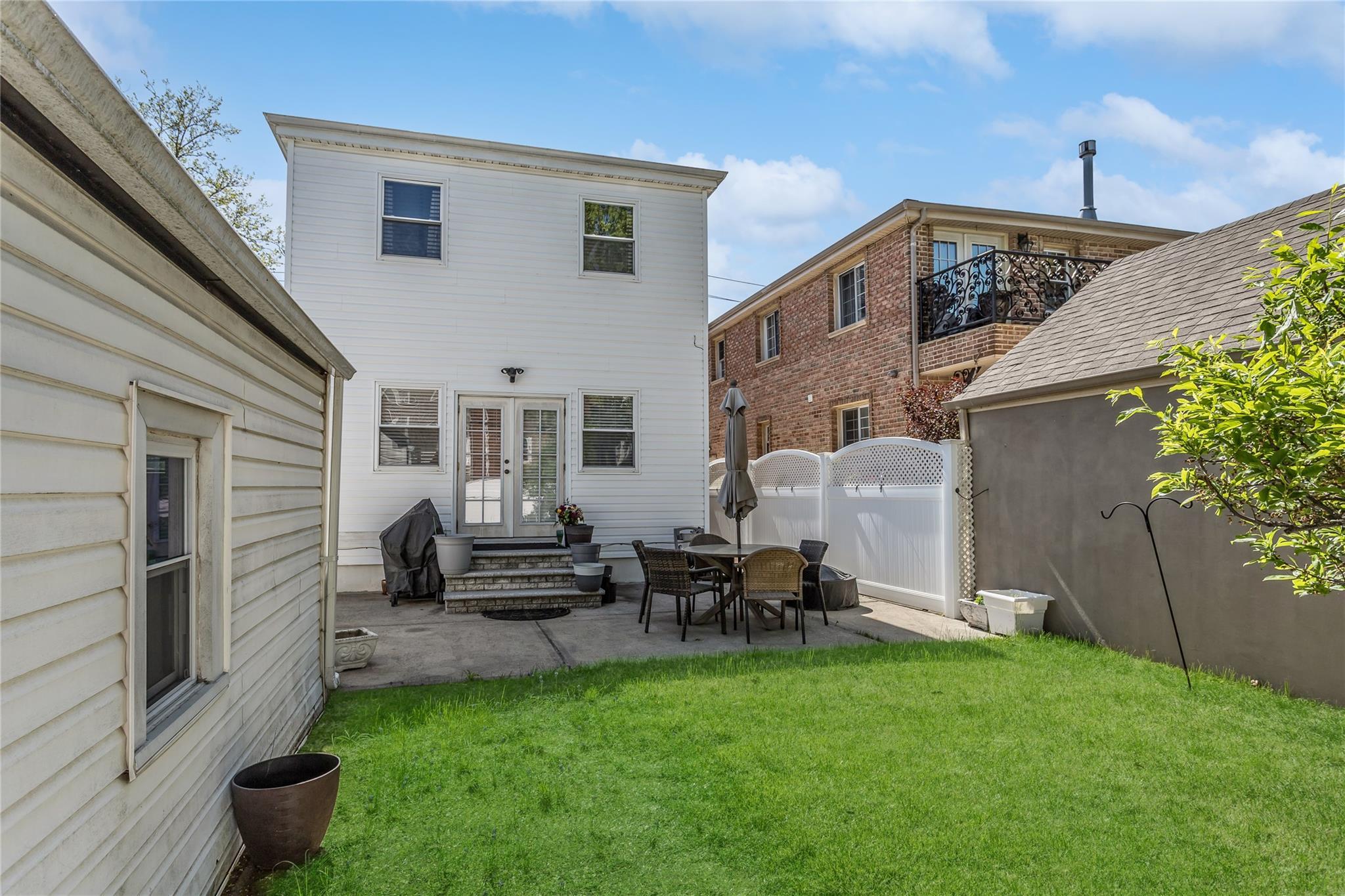 Single Family 205th  Queens, NY 11423, MLS-857539-23