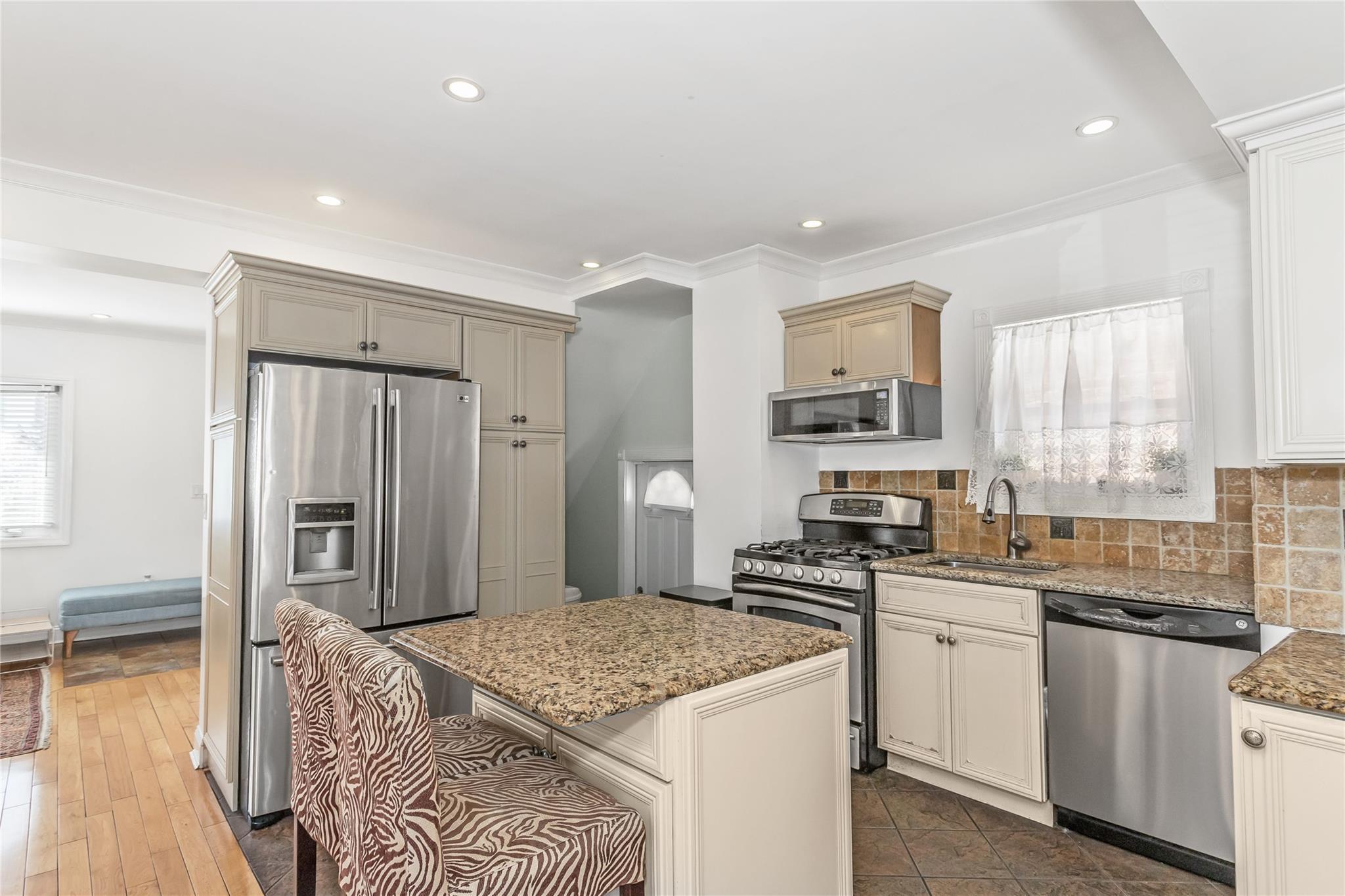Single Family 205th  Queens, NY 11423, MLS-857539-6