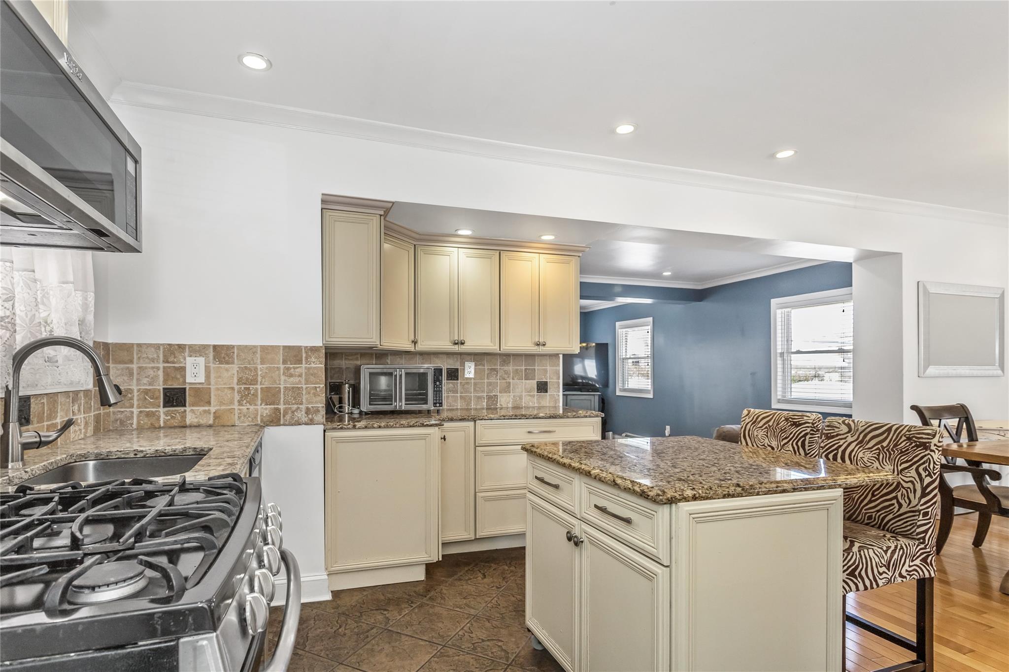 Single Family 205th  Queens, NY 11423, MLS-857539-8