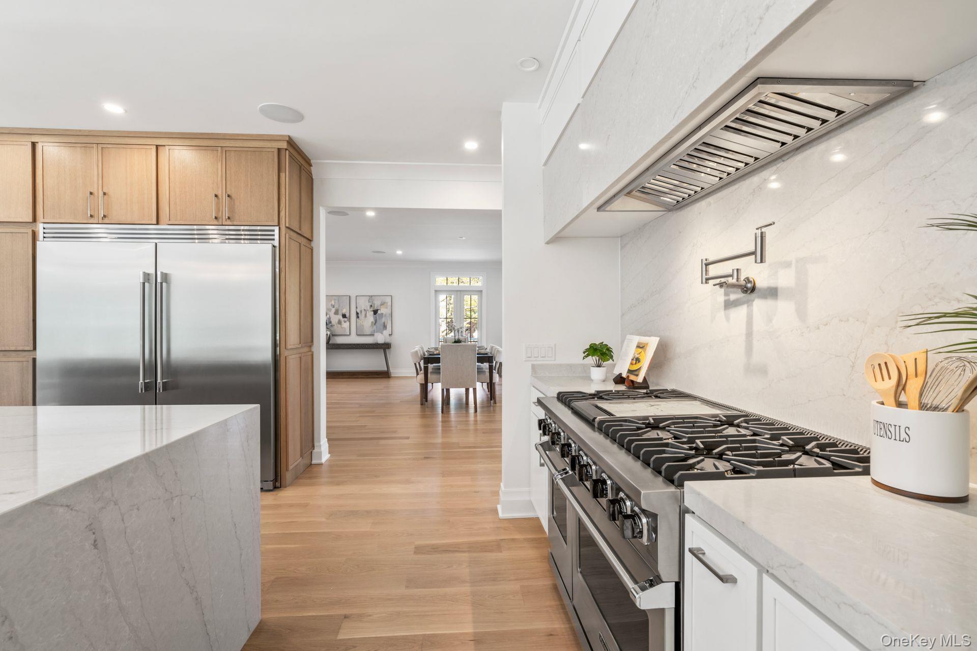 Single Family Threepence Suffolk County, NY 11747, MLS-857547-16