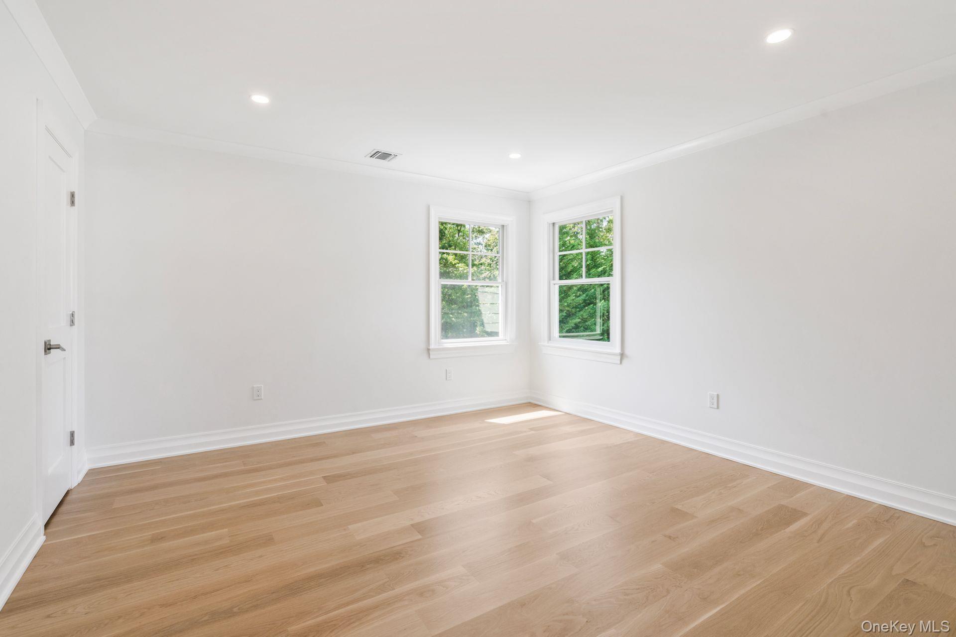 Single Family Threepence Suffolk County, NY 11747, MLS-857547-36