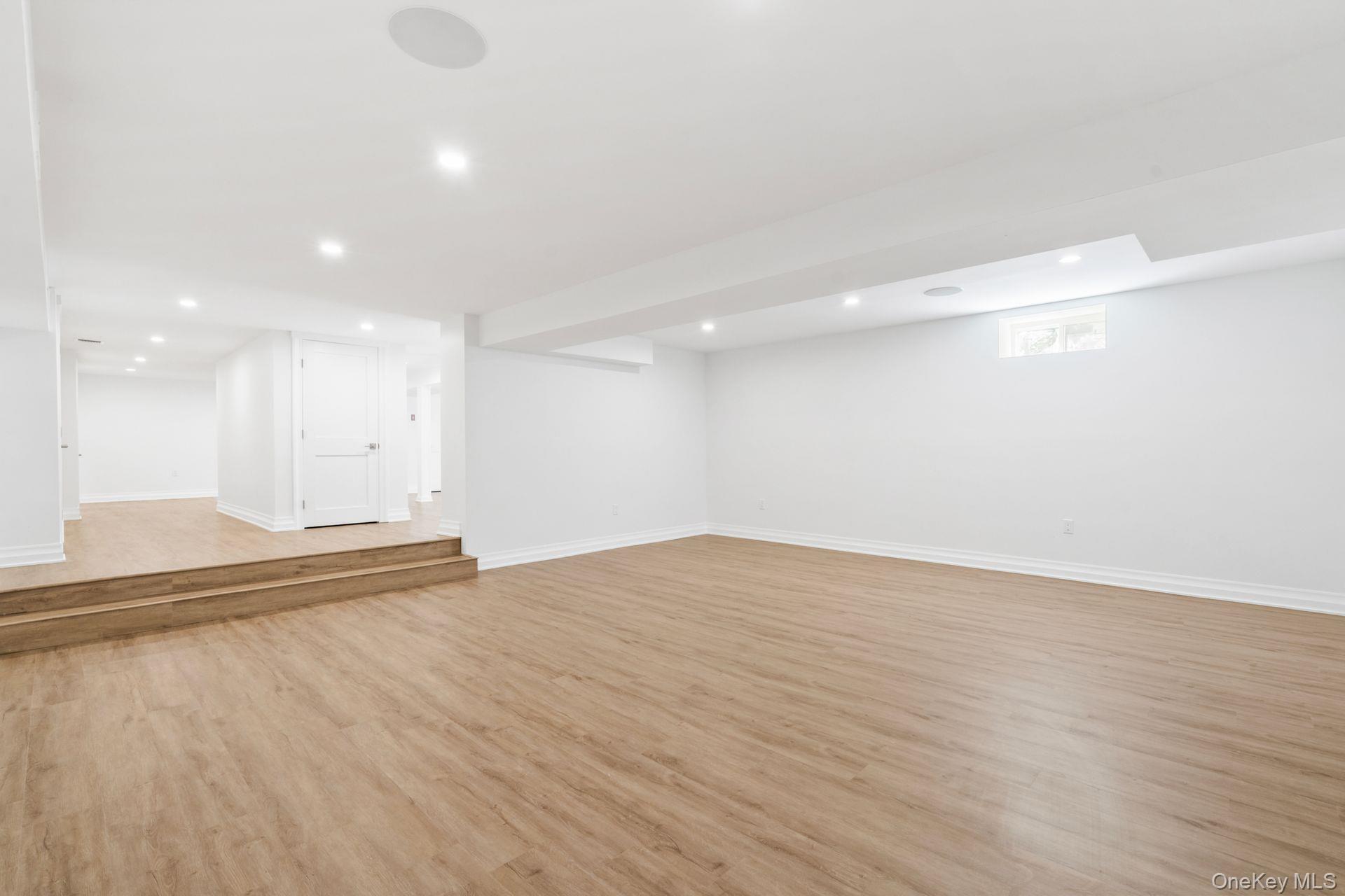 Single Family Threepence Suffolk County, NY 11747, MLS-857547-37