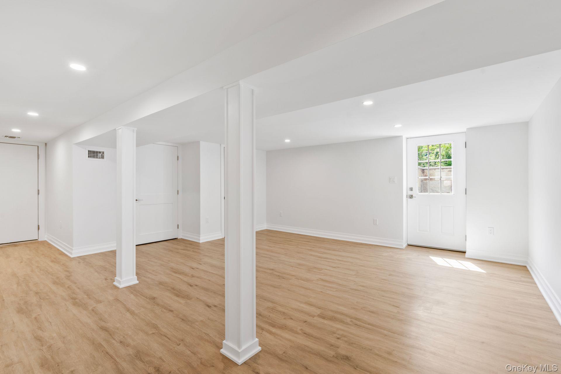 Single Family Threepence Suffolk County, NY 11747, MLS-857547-38