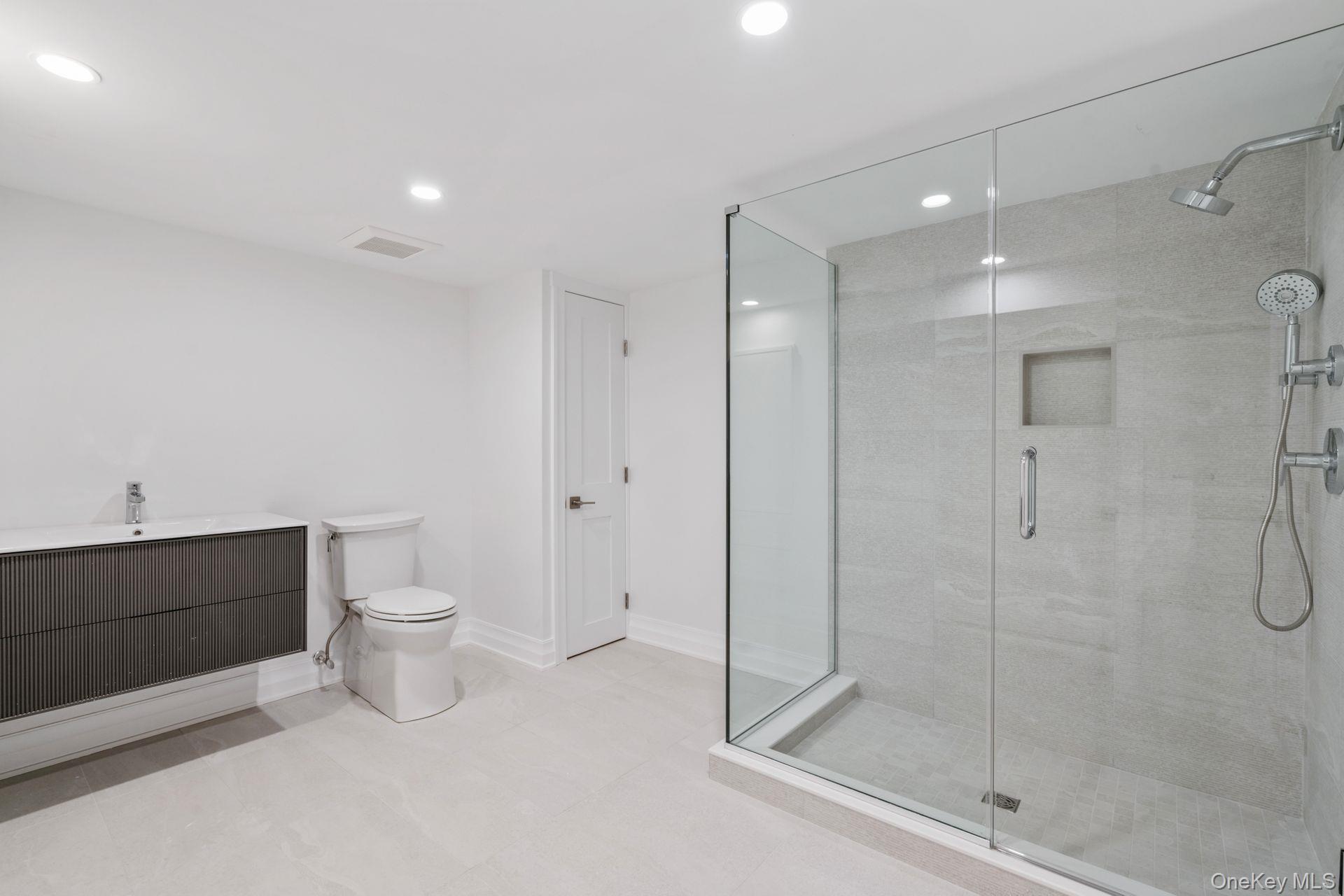 Single Family Threepence Suffolk County, NY 11747, MLS-857547-39