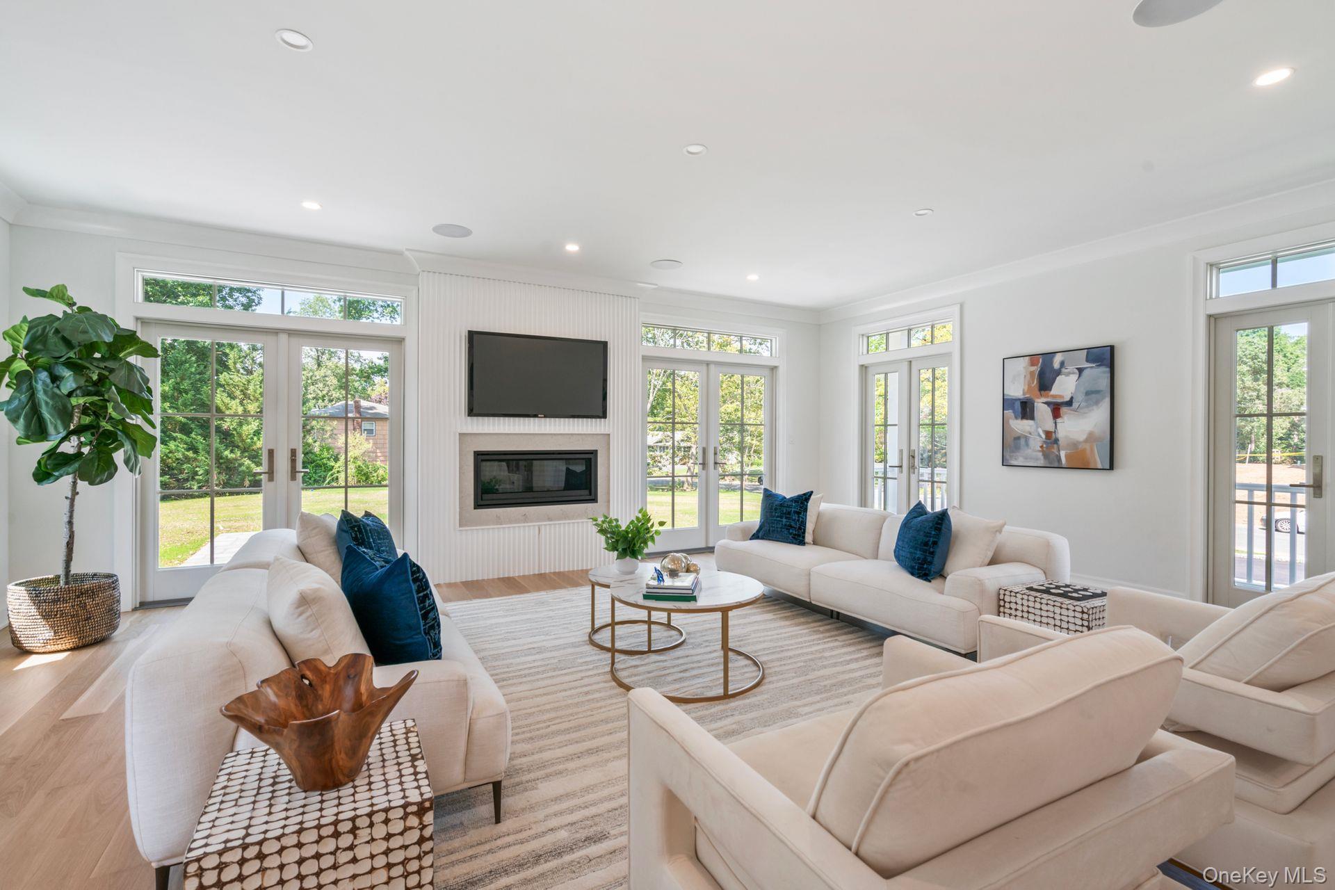 Single Family Threepence Suffolk County, NY 11747, MLS-857547-6