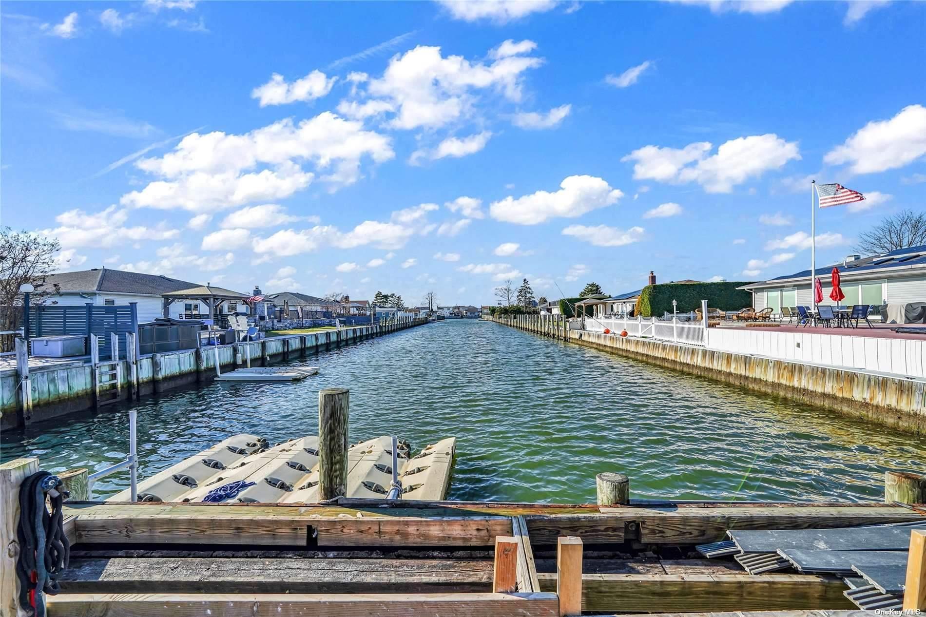 Single Family Schooner  Suffolk County, NY 11726, MLS-857555-31