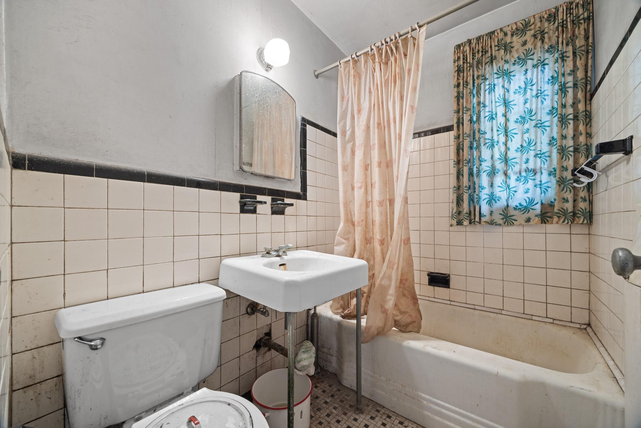 Single Family 264th  Queens, NY 11004, MLS-857564-8