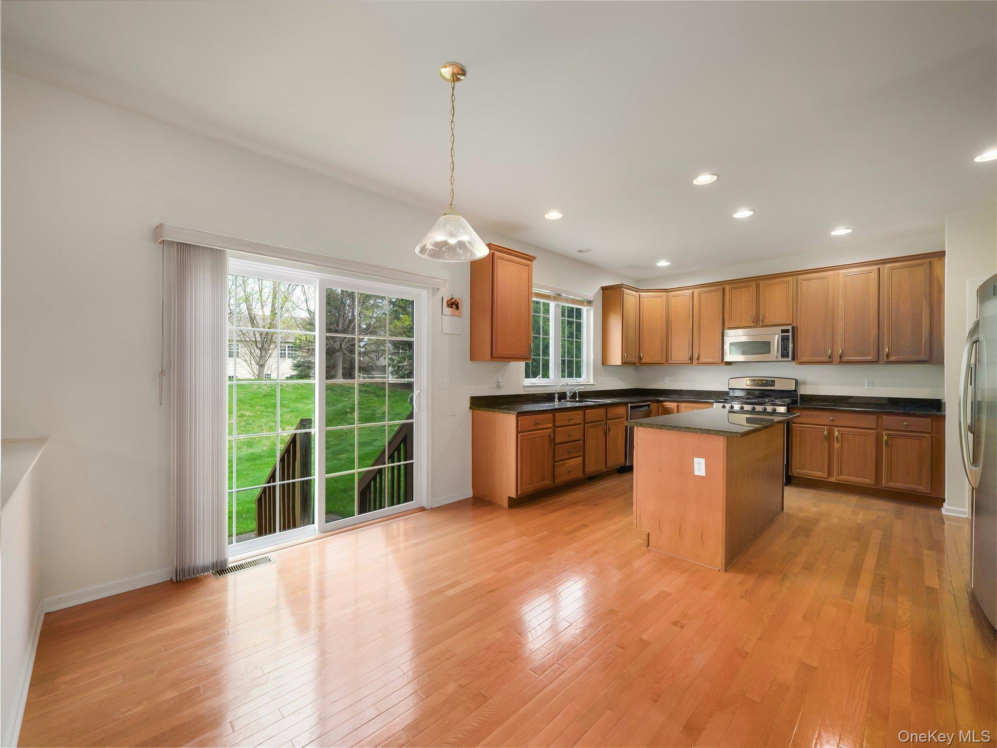 Condo Vassar  Dutchess County, NY 12524, MLS-857578-11