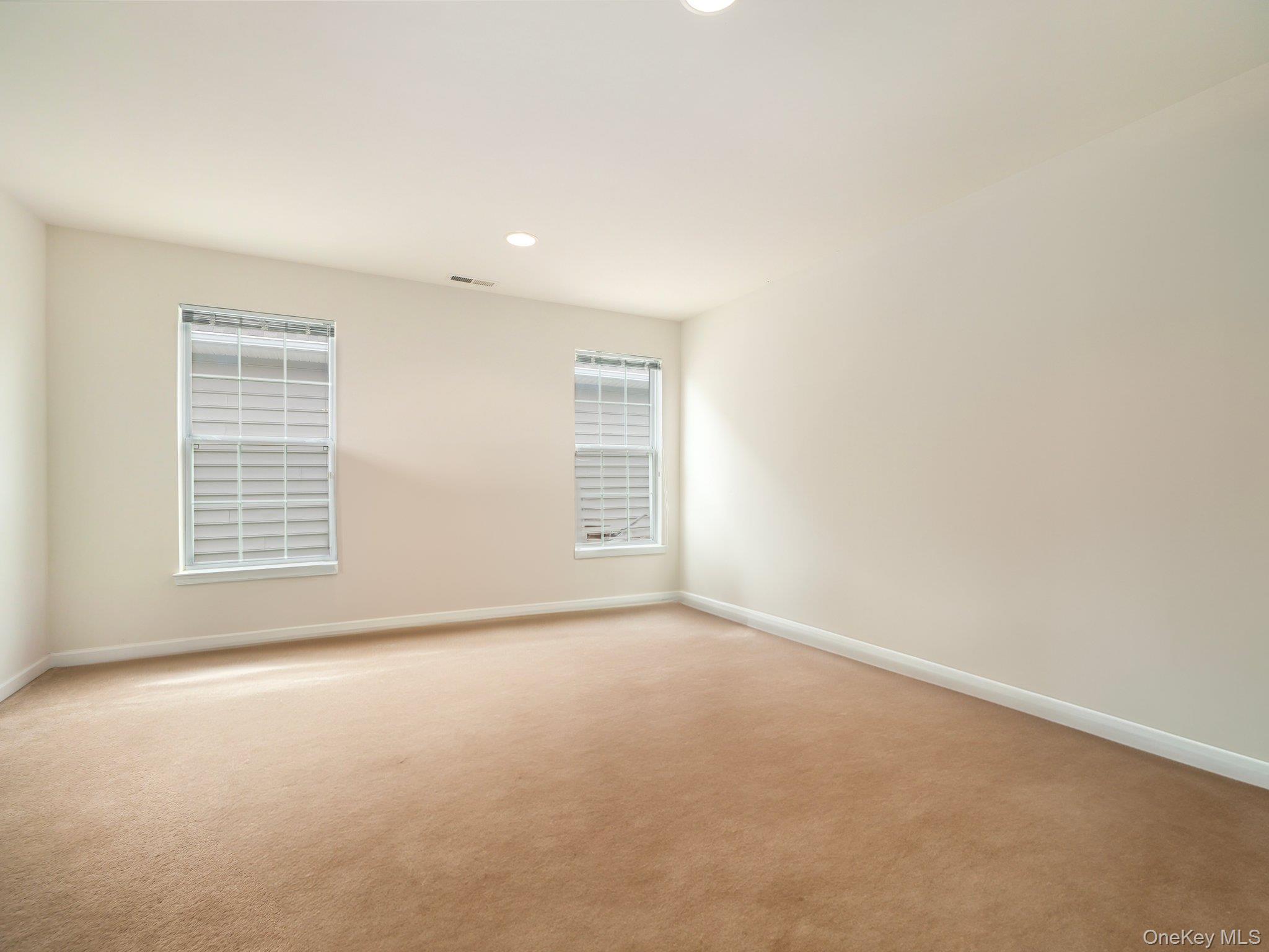 Condo Vassar  Dutchess County, NY 12524, MLS-857578-25