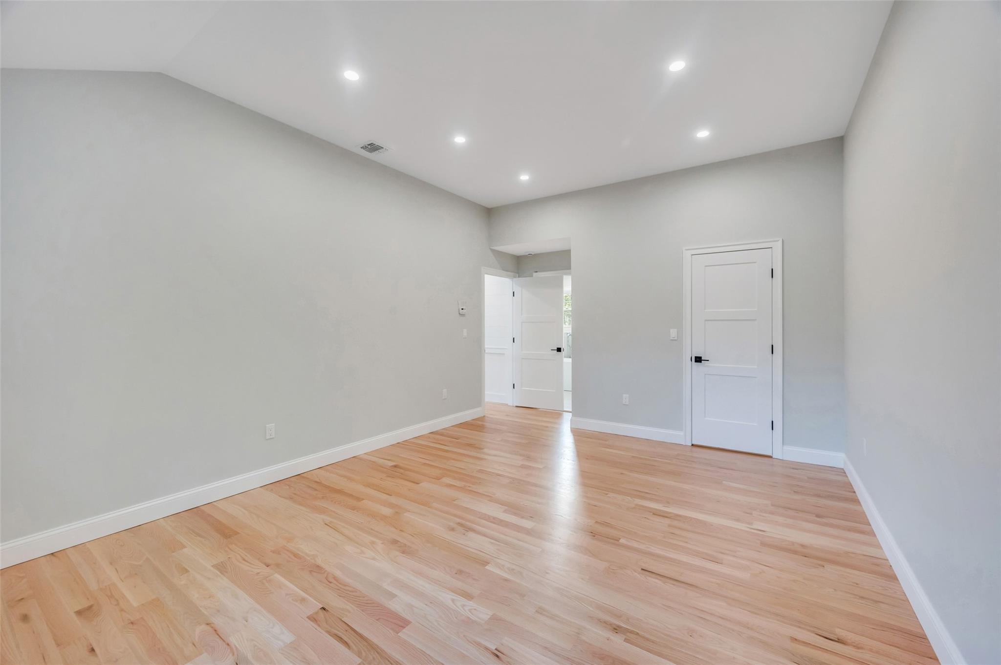 Single Family Country  Suffolk County, NY 11787, MLS-857586-31