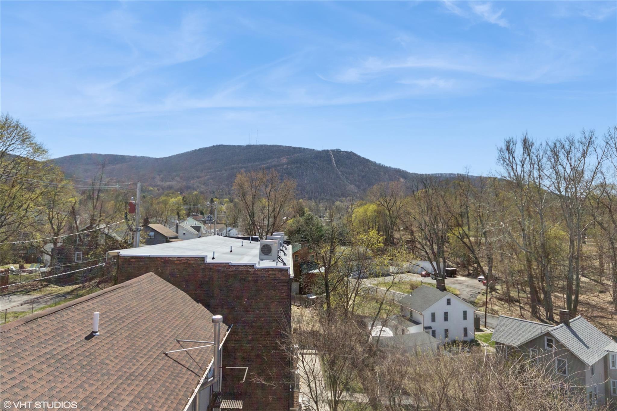 Single Family Main  Dutchess County, NY 12508, MLS-857587-40