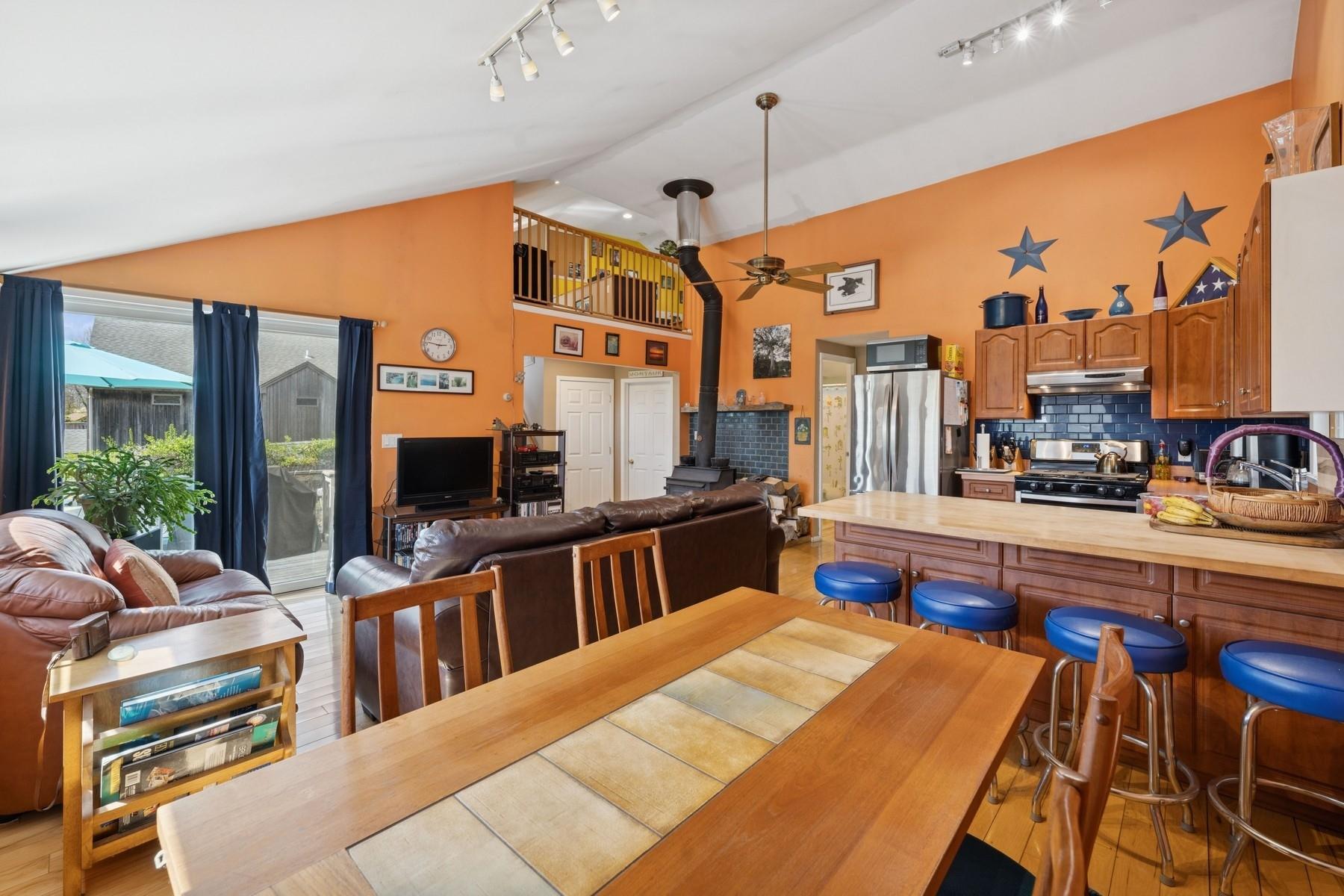 Single Family Tuthill  Suffolk County, NY 11954, MLS-857589-11