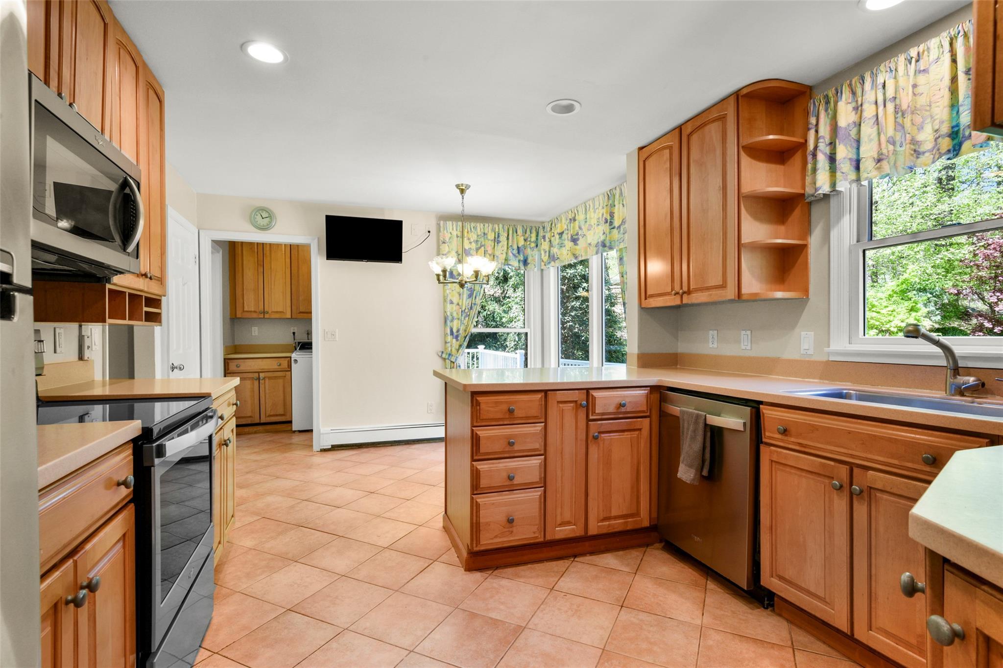 Single Family Surrey  Out Of Area, NY 06903, MLS-857590-12