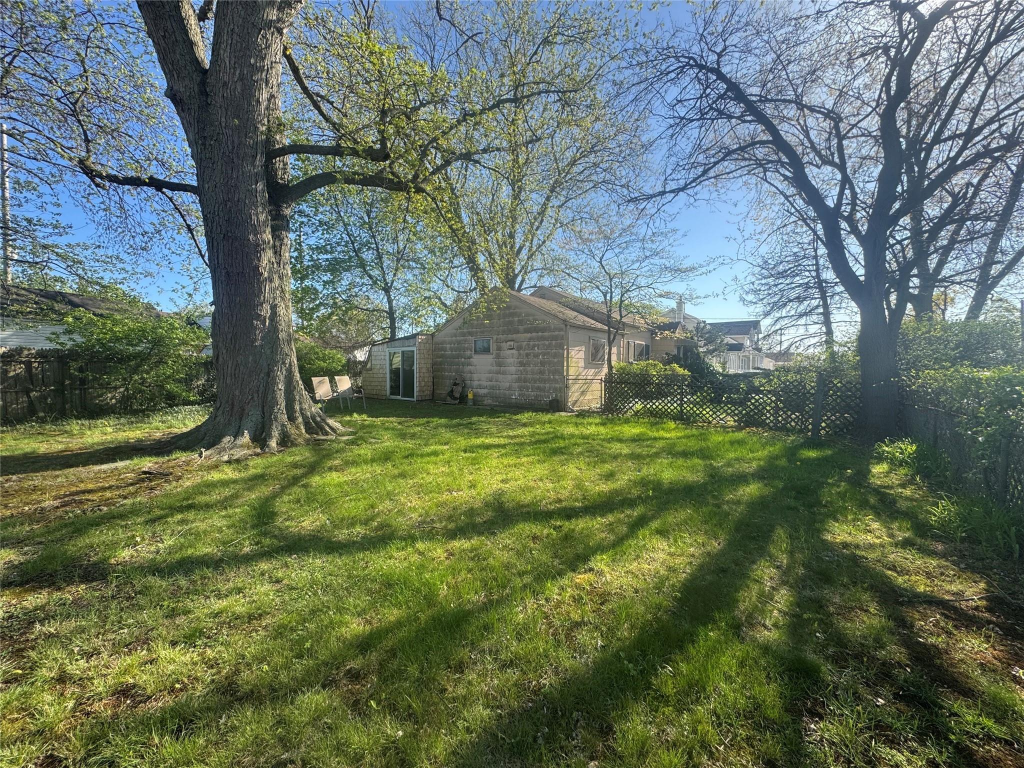 Single Family Glenda  Suffolk County, NY 11704, MLS-857591-6
