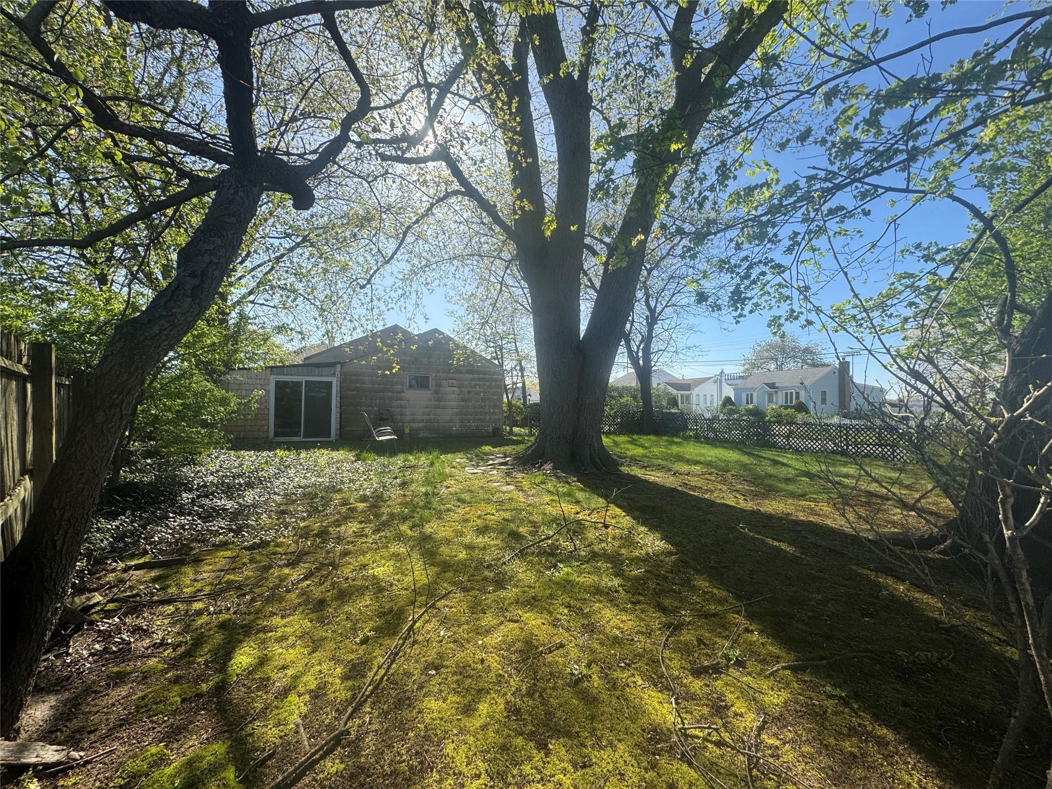 Single Family Glenda  Suffolk County, NY 11704, MLS-857591-7