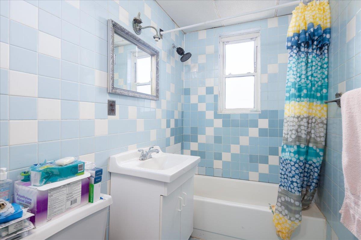 Single Family 69th  Queens, NY 11378, MLS-857607-12