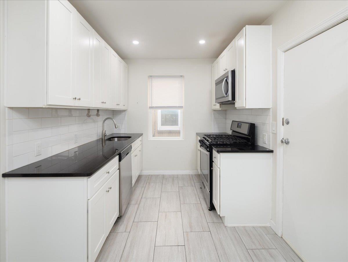 Single Family 69th  Queens, NY 11378, MLS-857607-3
