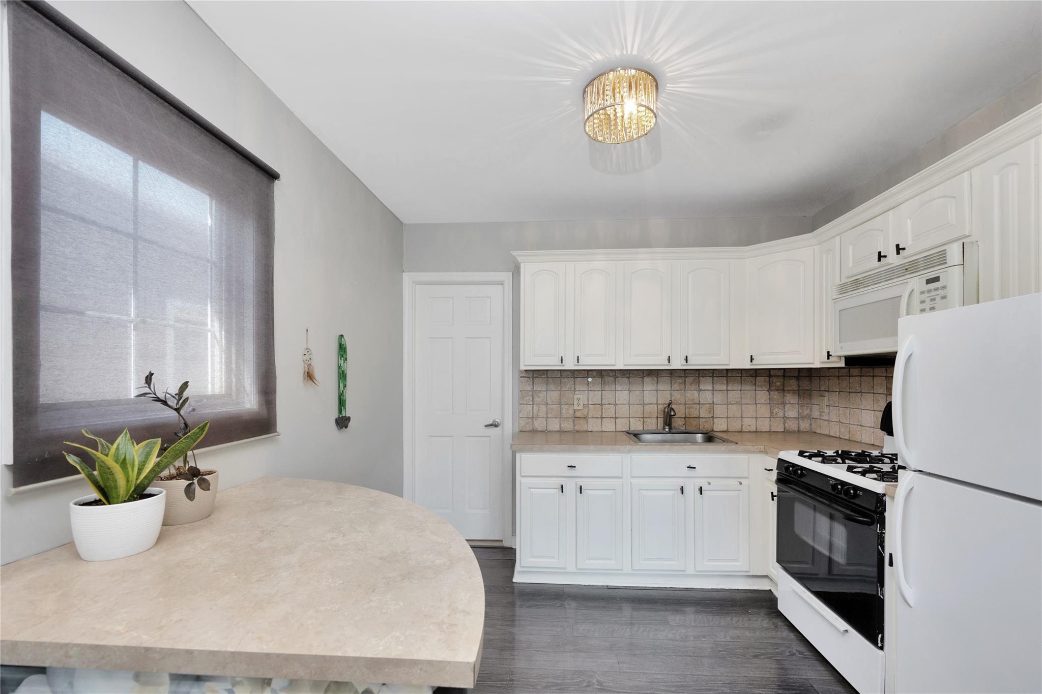Single Family 74th  Queens, NY 11379, MLS-857609-27