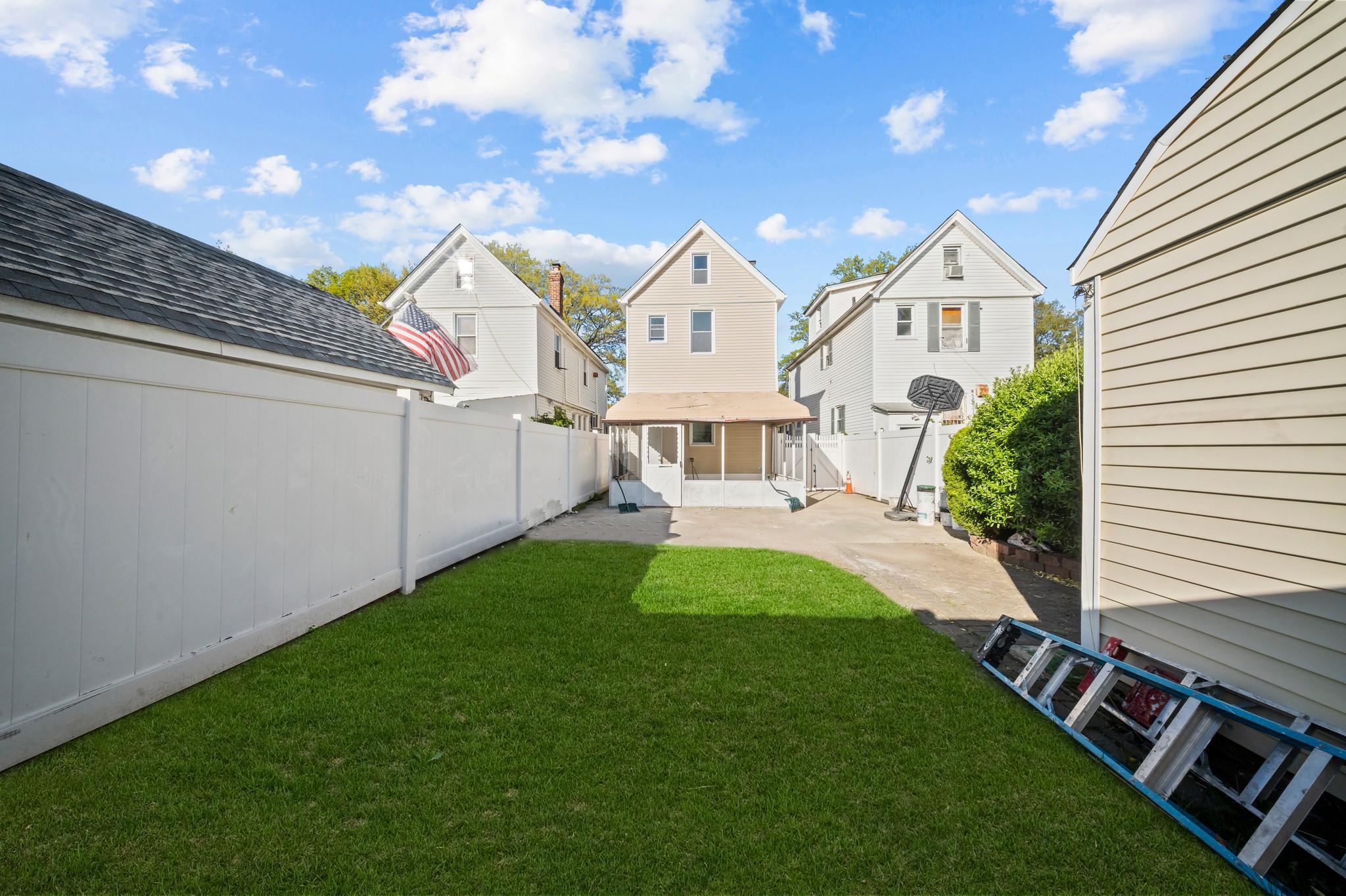 Single Family 174th  Queens, NY 11433, MLS-857623-21