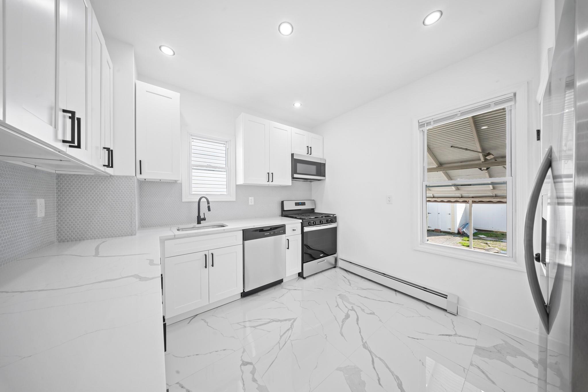 Single Family 174th  Queens, NY 11433, MLS-857623-5