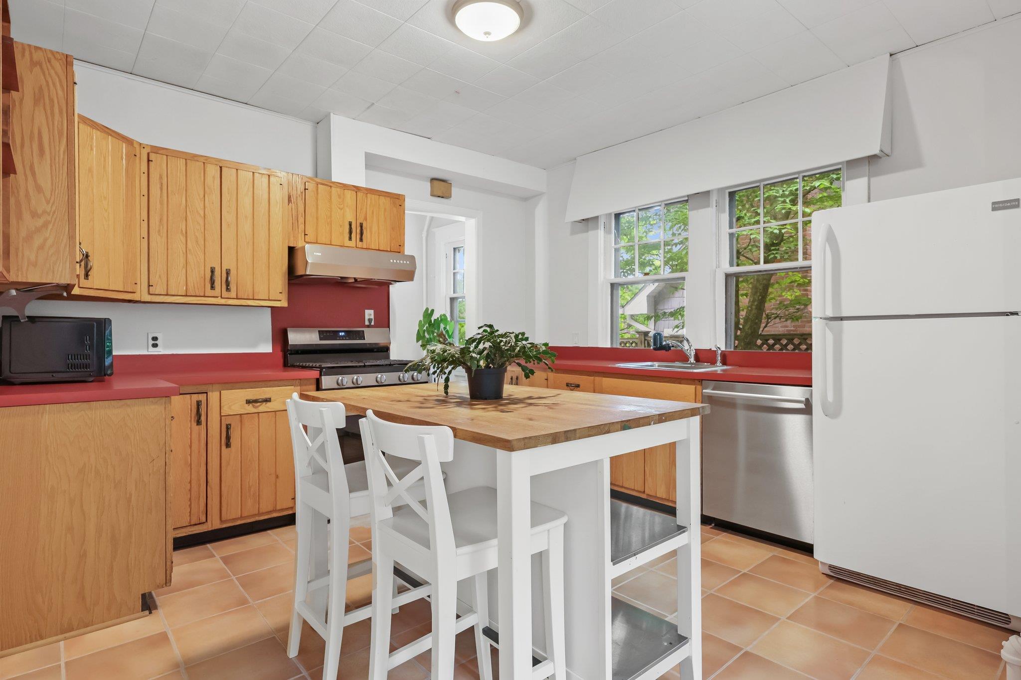 Single Family Sarles  Westchester County, NY 10570, MLS-857634-10