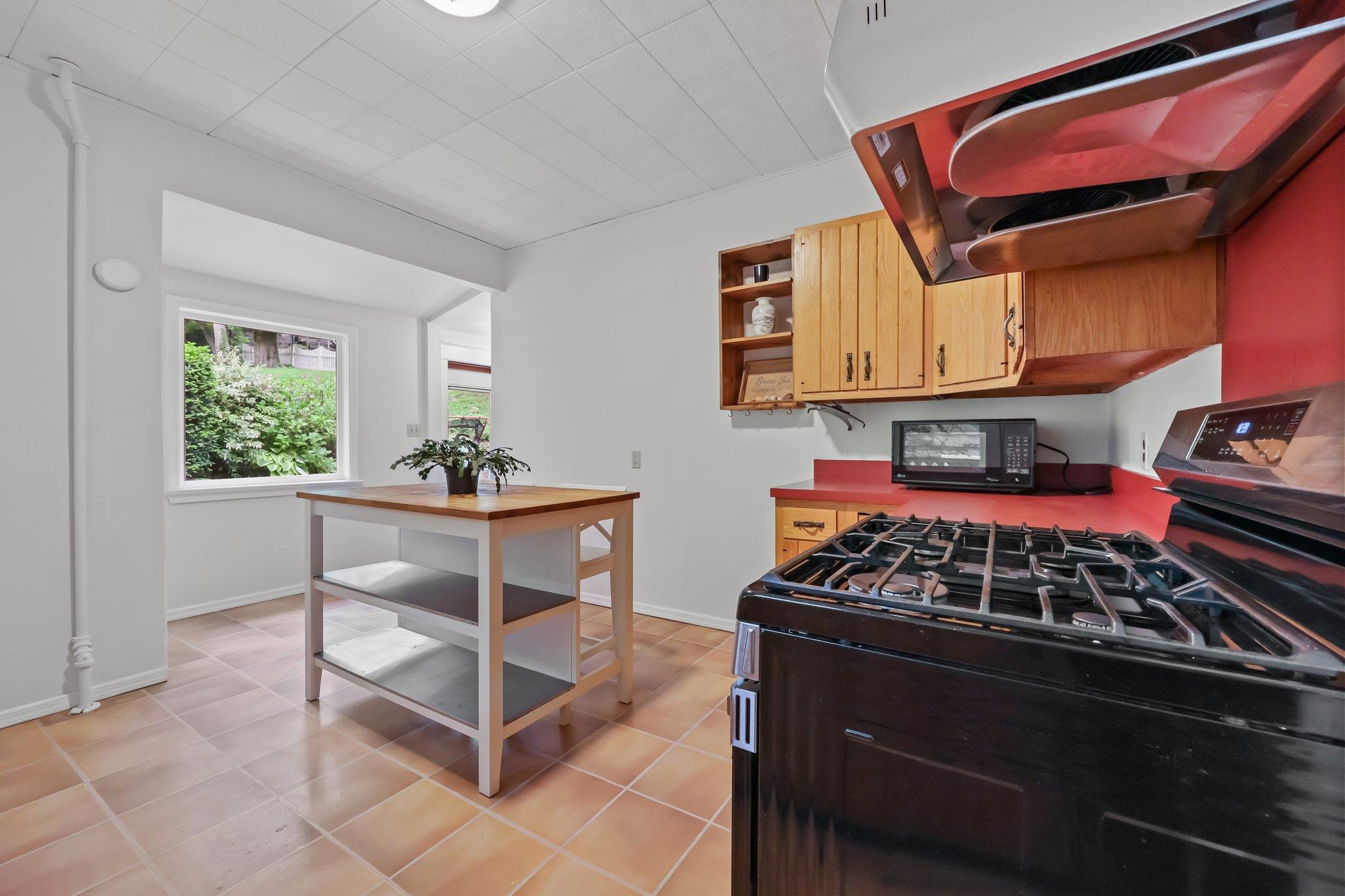 Single Family Sarles  Westchester County, NY 10570, MLS-857634-12