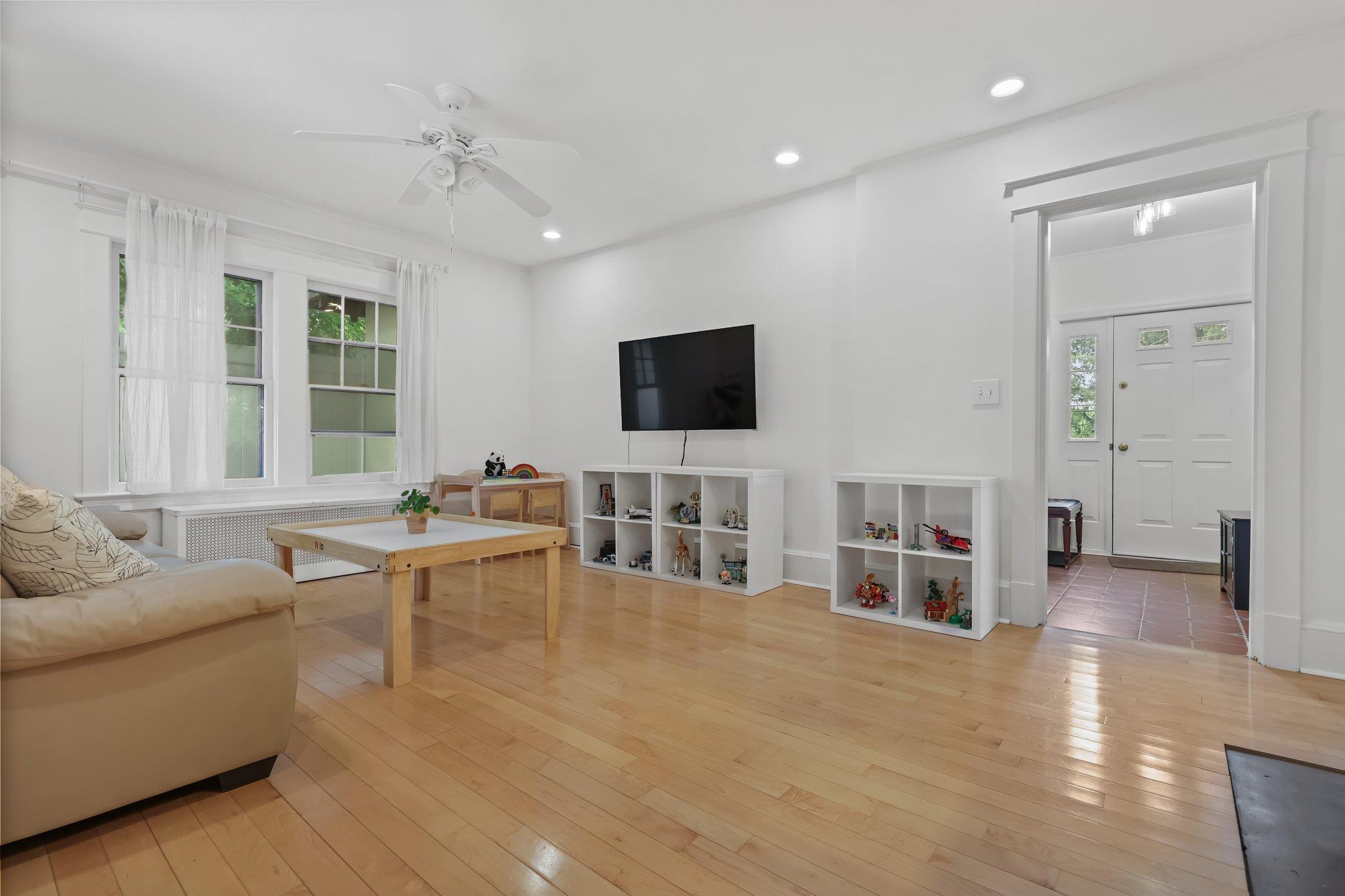 Single Family Sarles  Westchester County, NY 10570, MLS-857634-5