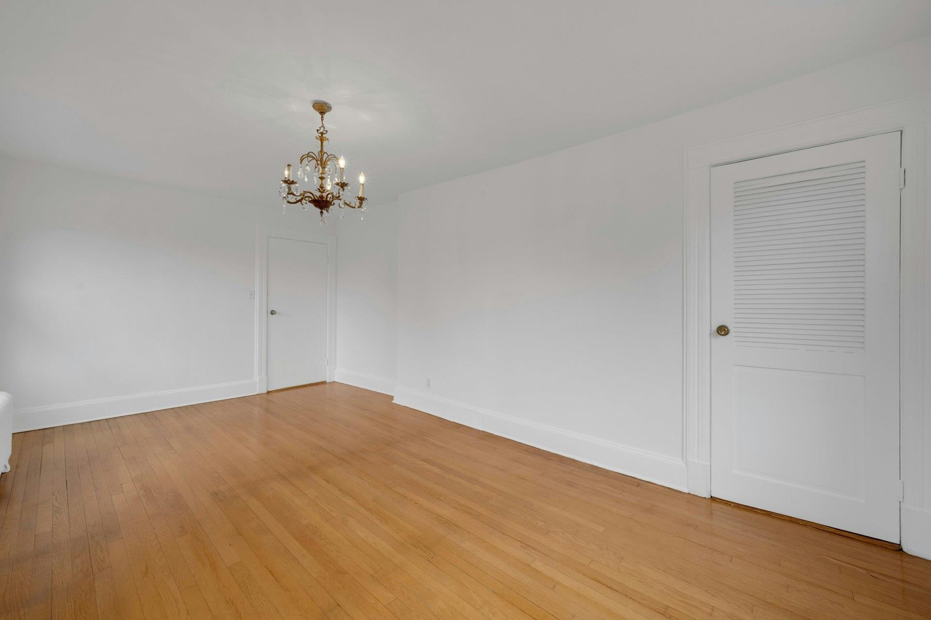 Single Family Baisley  Bronx, NY 10461, MLS-857647-22