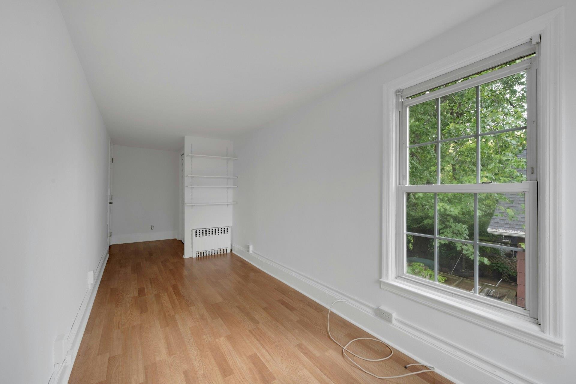 Single Family Baisley  Bronx, NY 10461, MLS-857647-23