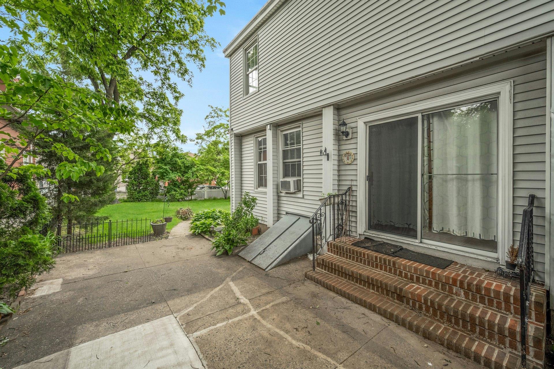 Single Family Baisley  Bronx, NY 10461, MLS-857647-35