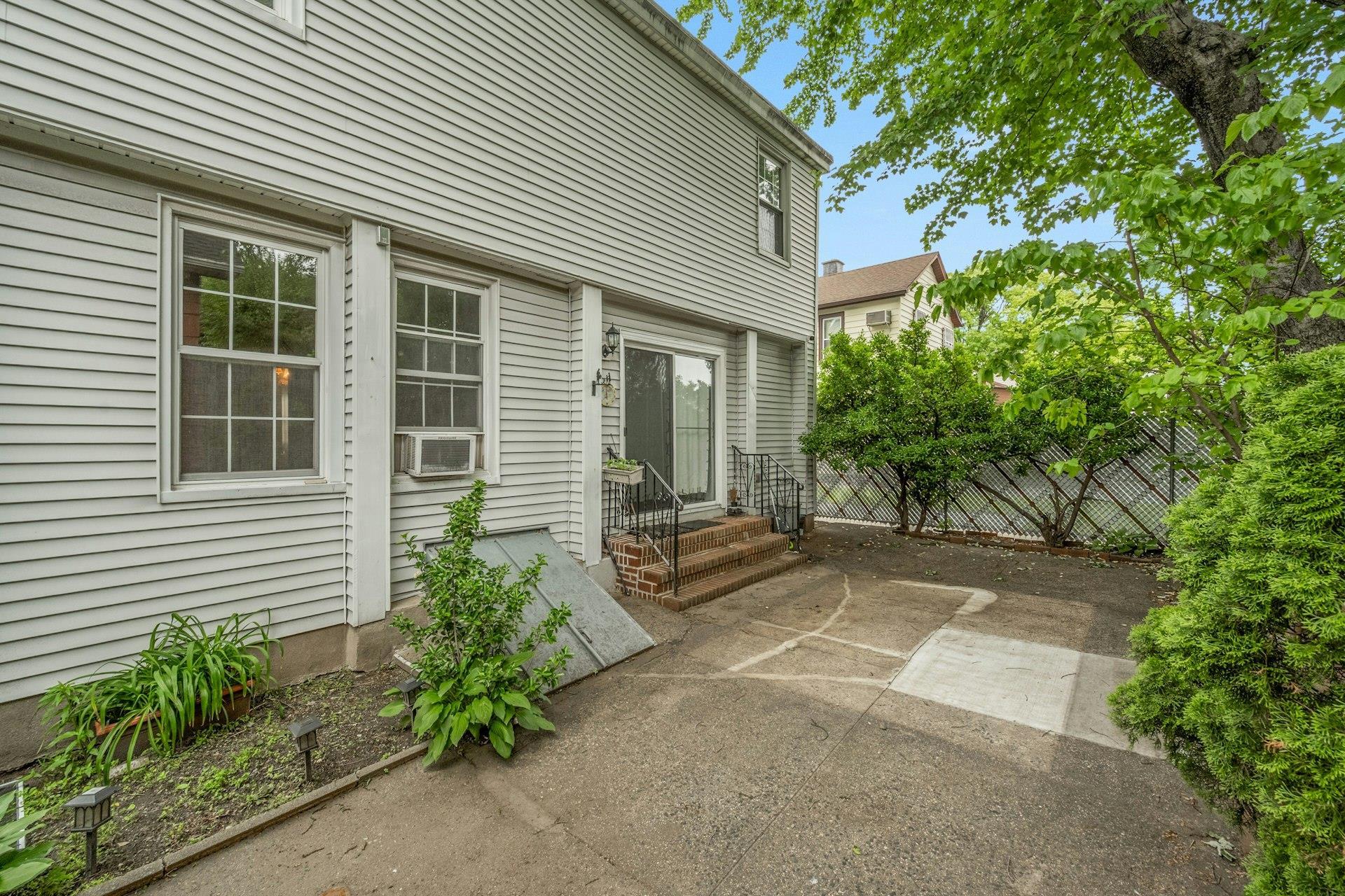 Single Family Baisley  Bronx, NY 10461, MLS-857647-36