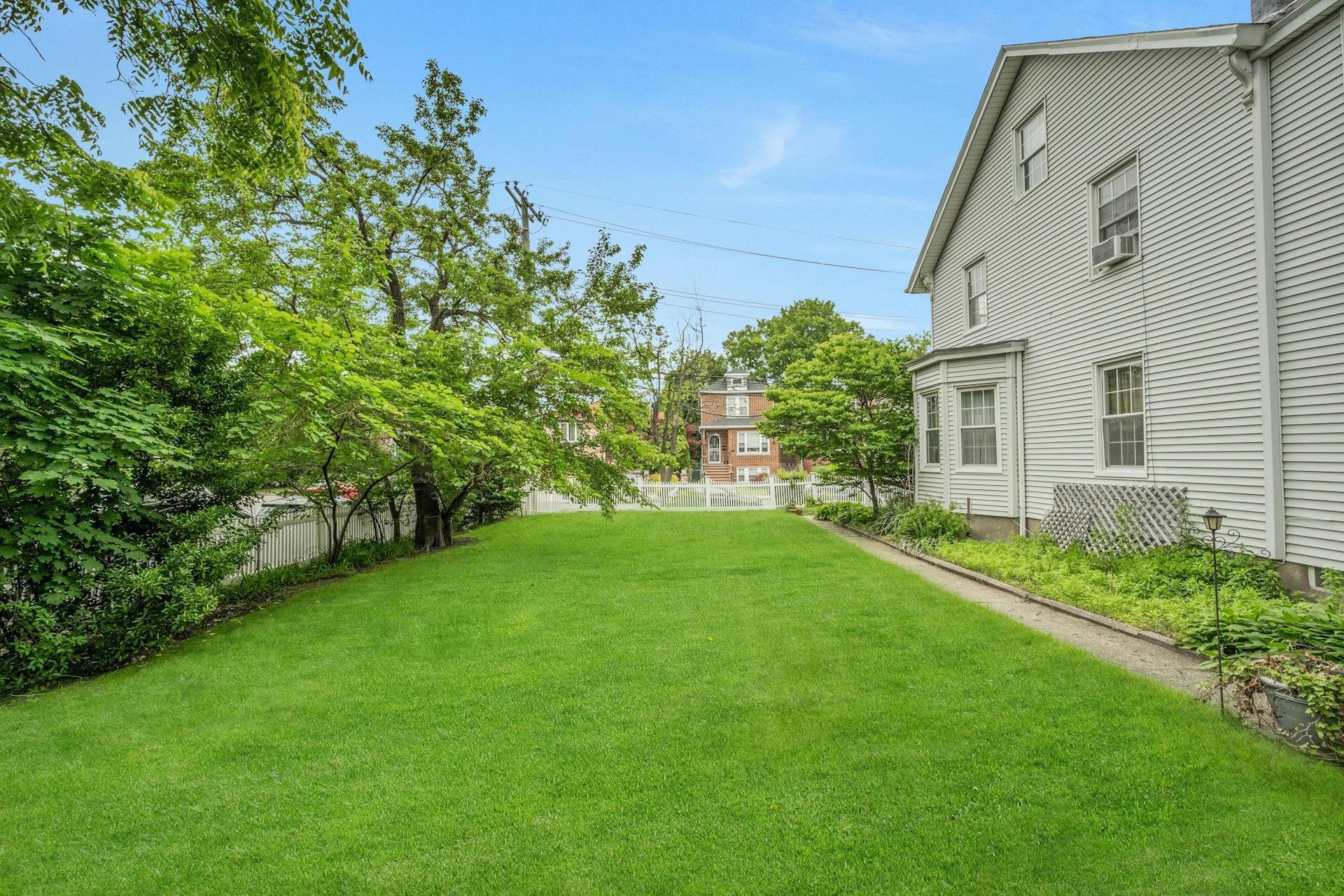 Single Family Baisley  Bronx, NY 10461, MLS-857647-37