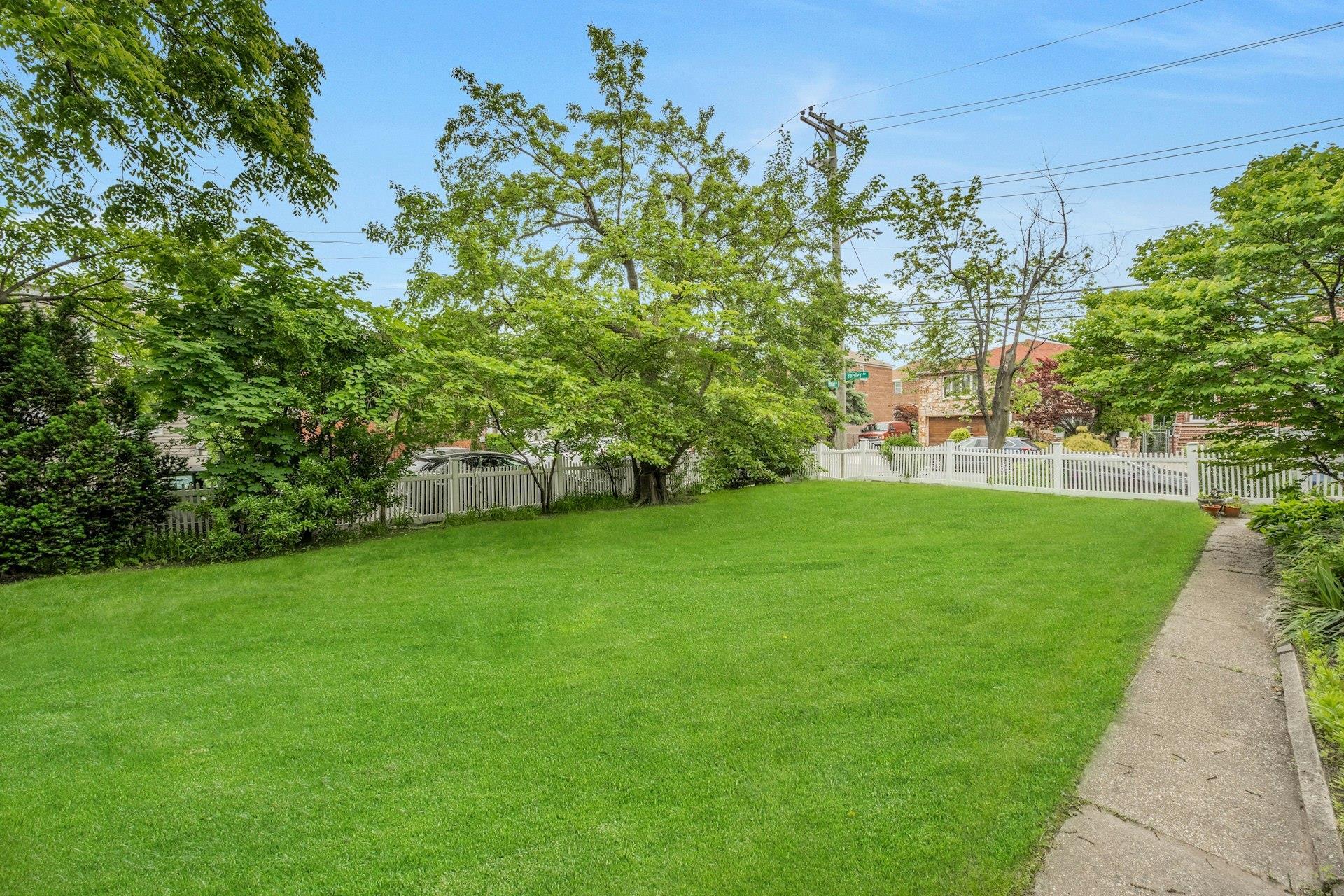 Single Family Baisley  Bronx, NY 10461, MLS-857647-41