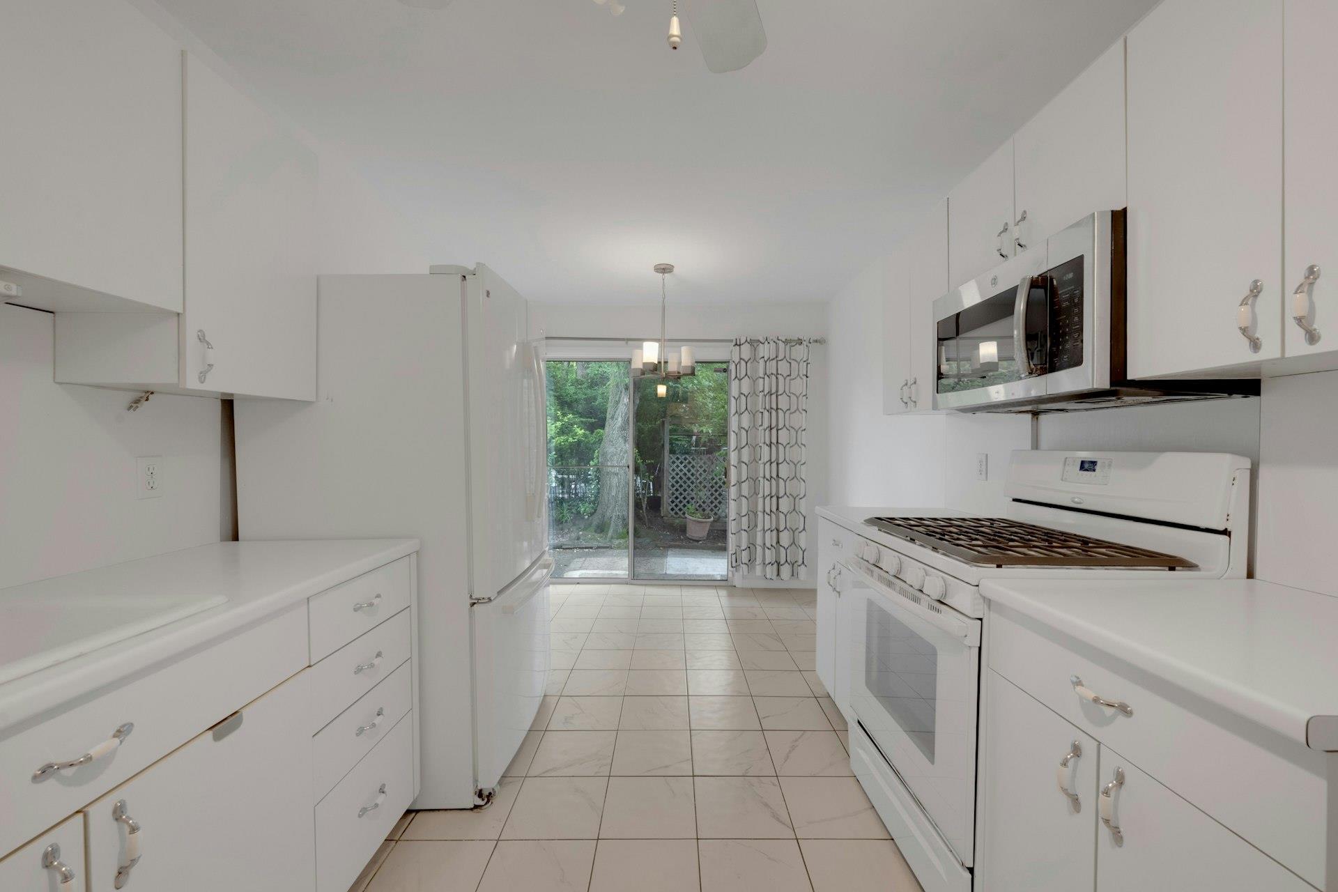 Single Family Baisley  Bronx, NY 10461, MLS-857647-6