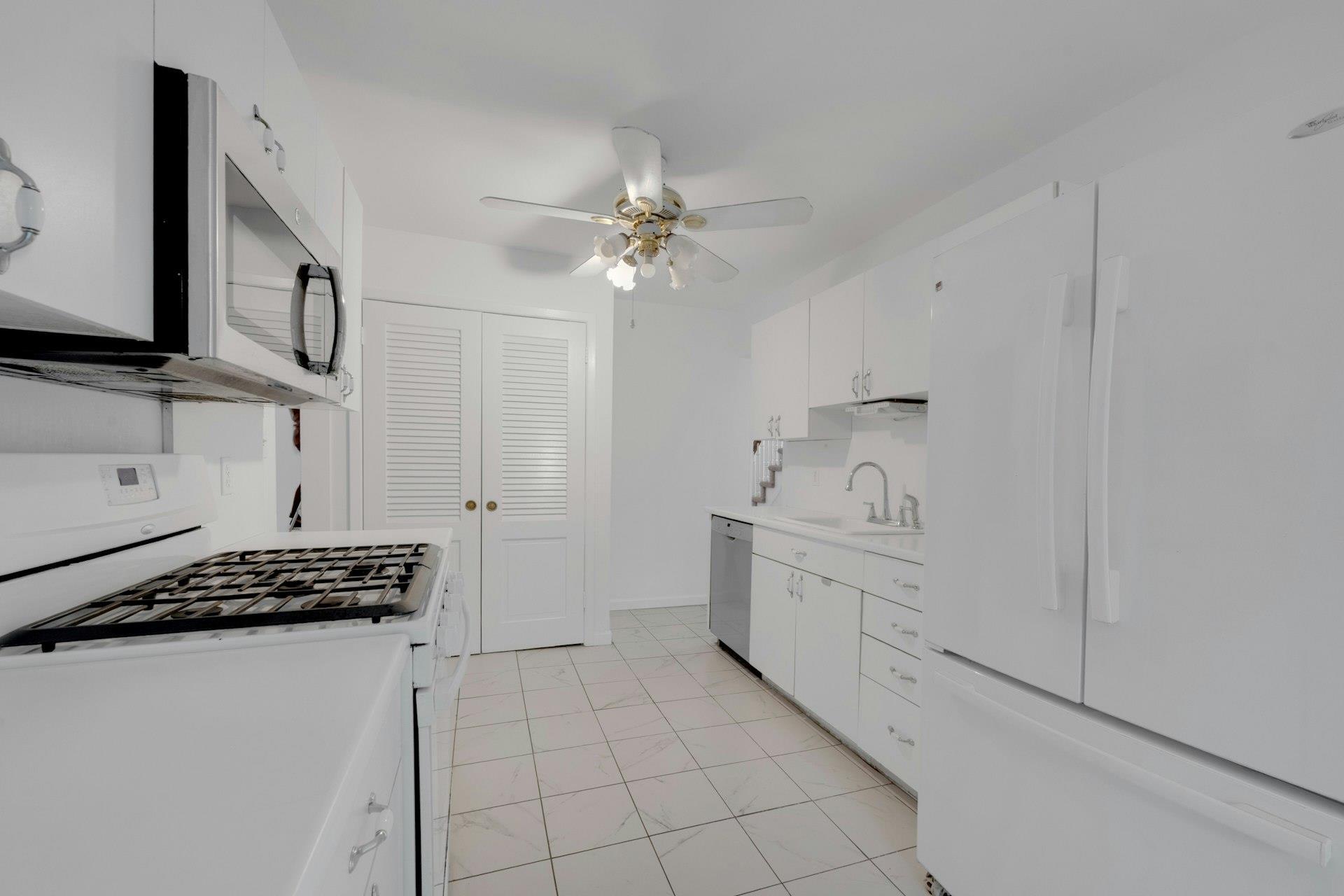 Single Family Baisley  Bronx, NY 10461, MLS-857647-7