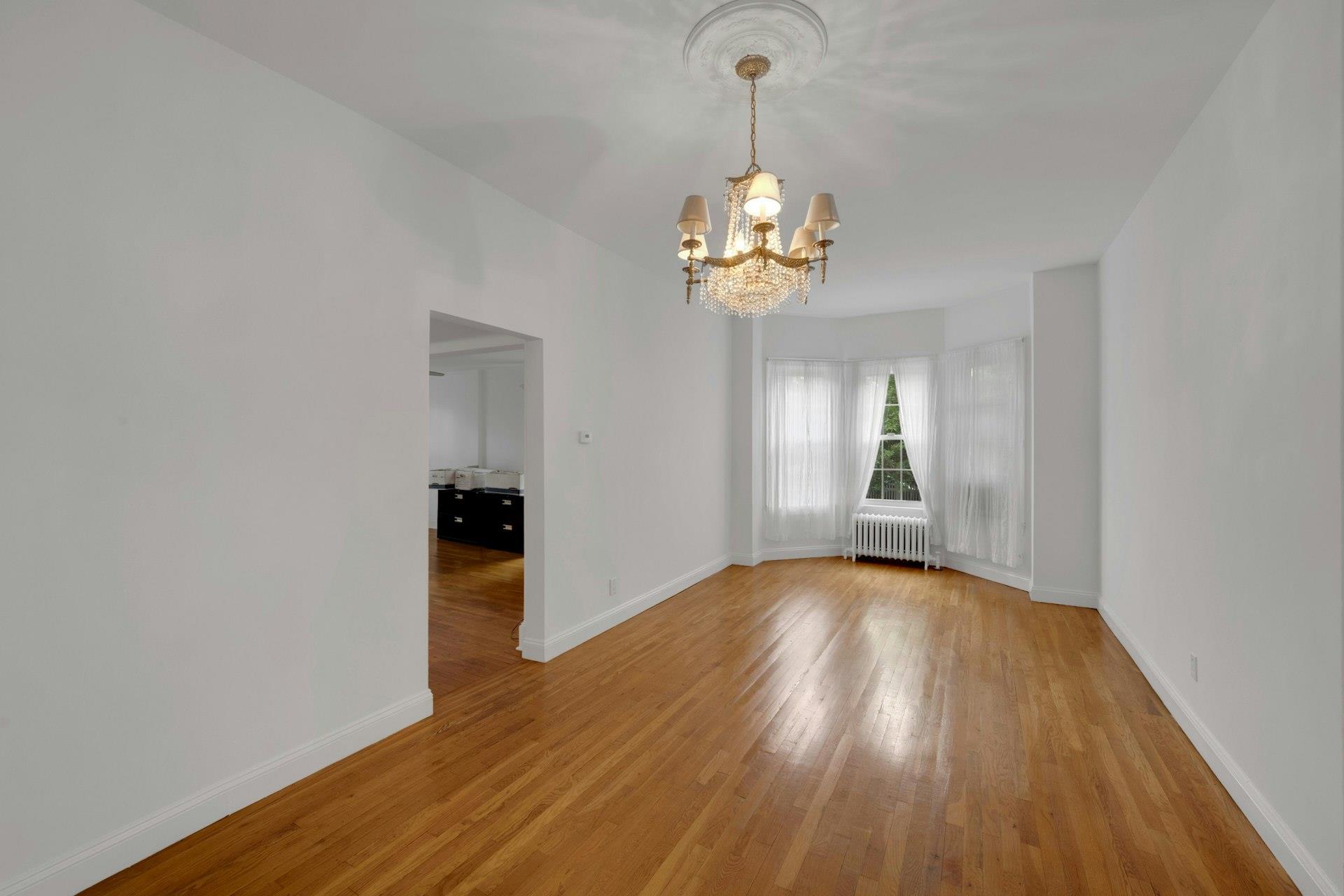 Single Family Baisley  Bronx, NY 10461, MLS-857647-9