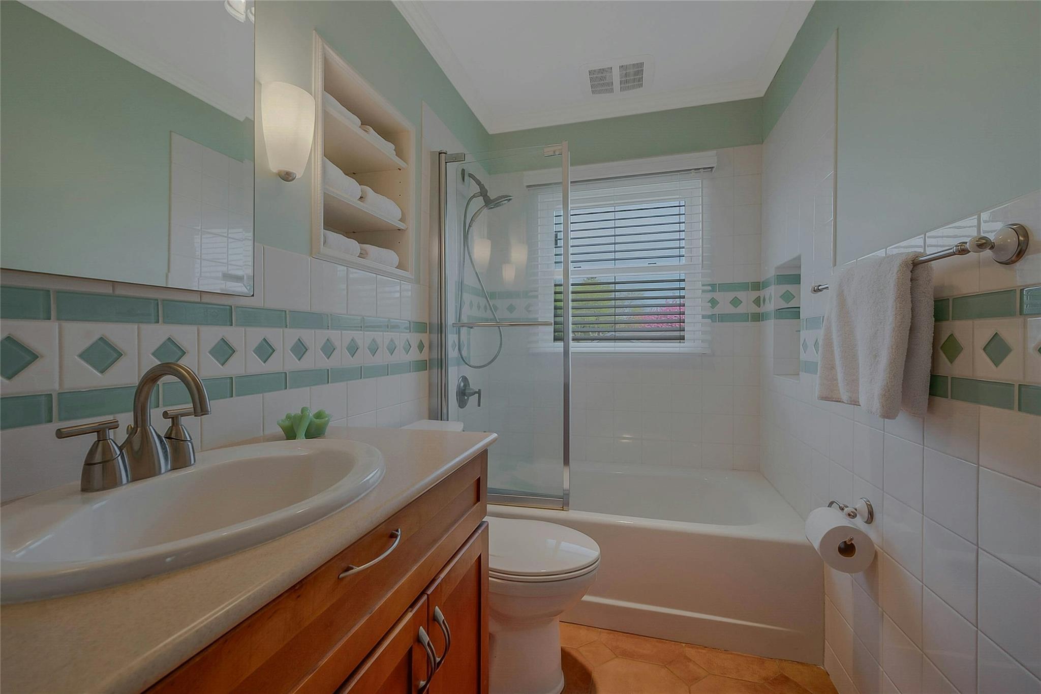 Single Family Wendover  Suffolk County, NY 11782, MLS-857651-26